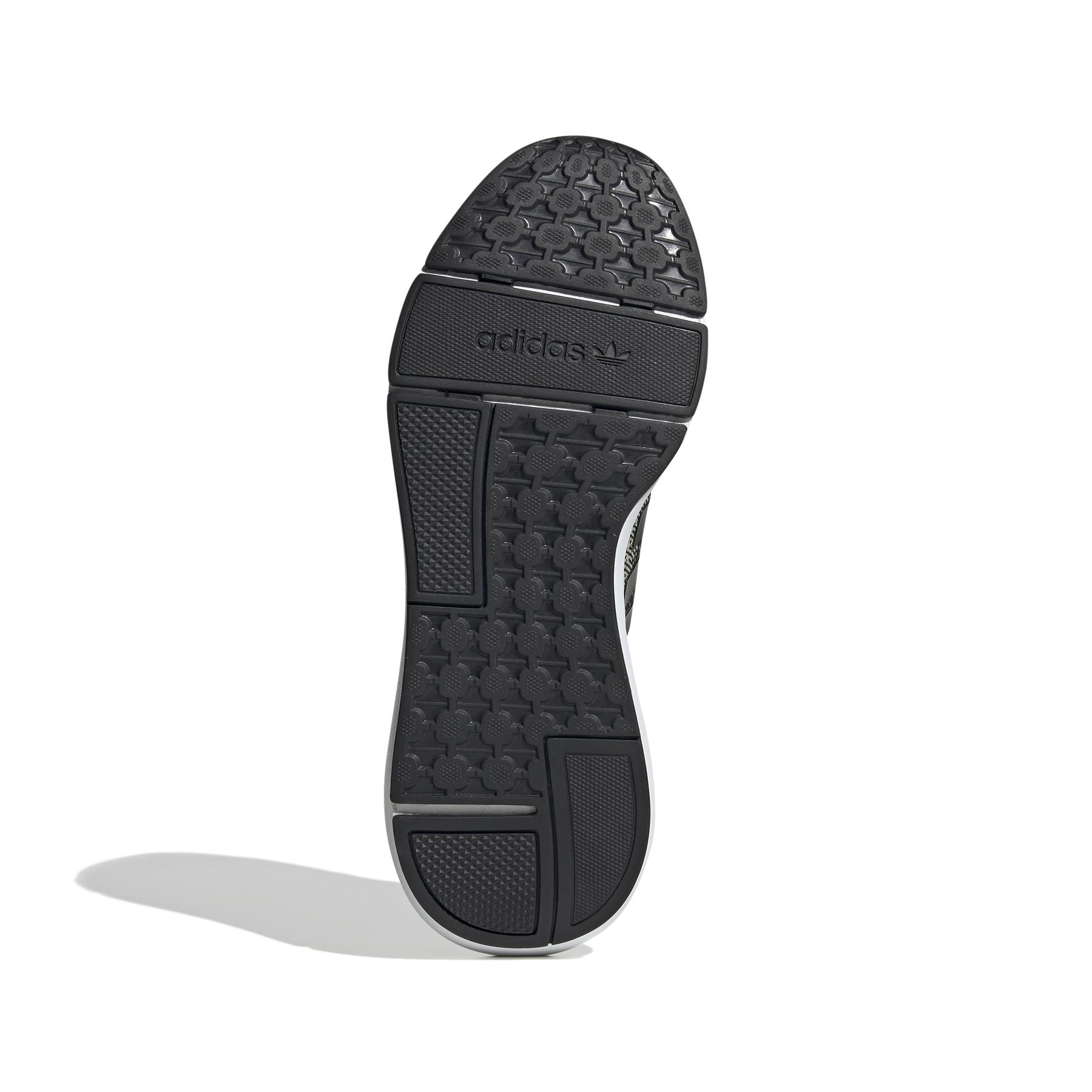 product/a/d/adidas_gz3505_4_footwear_photography_bottom_view_white_000.jpg