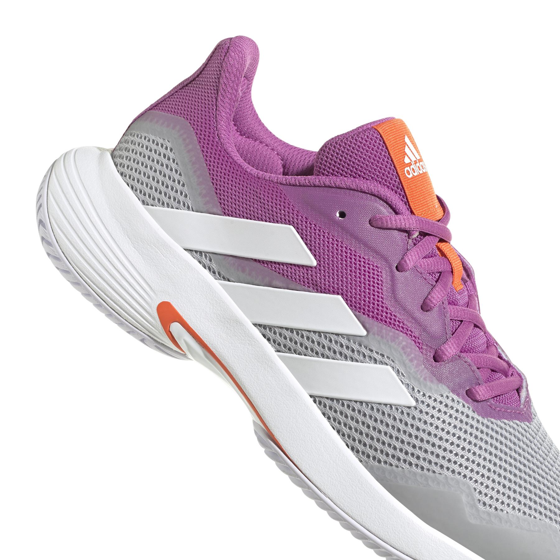 product/a/d/adidas_gz4616_8_footwear_photography_detail_view_1_white.jpg