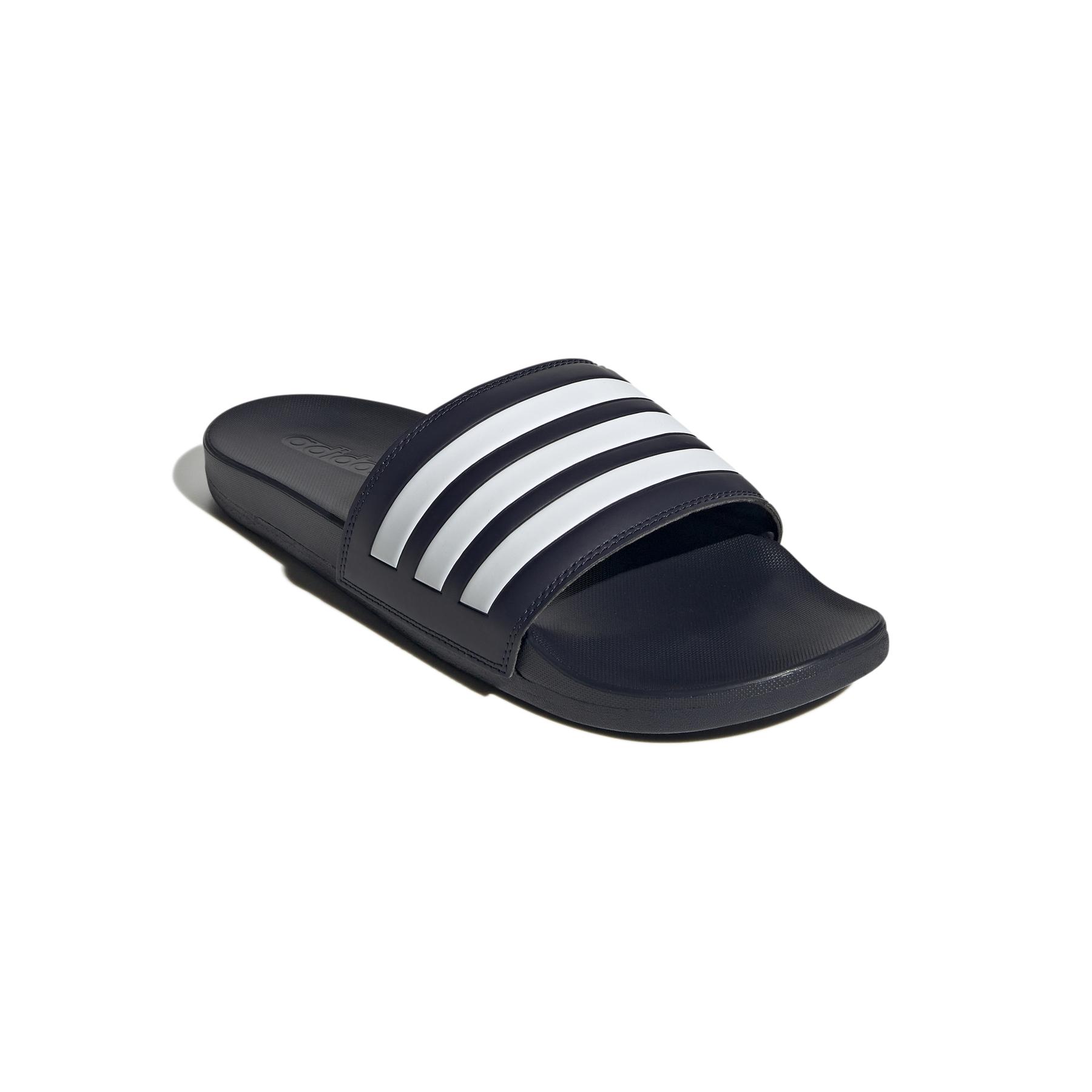 product/a/d/adidas_gz5892_6_footwear_photography_front_lateral_top_view_white_000.jpg