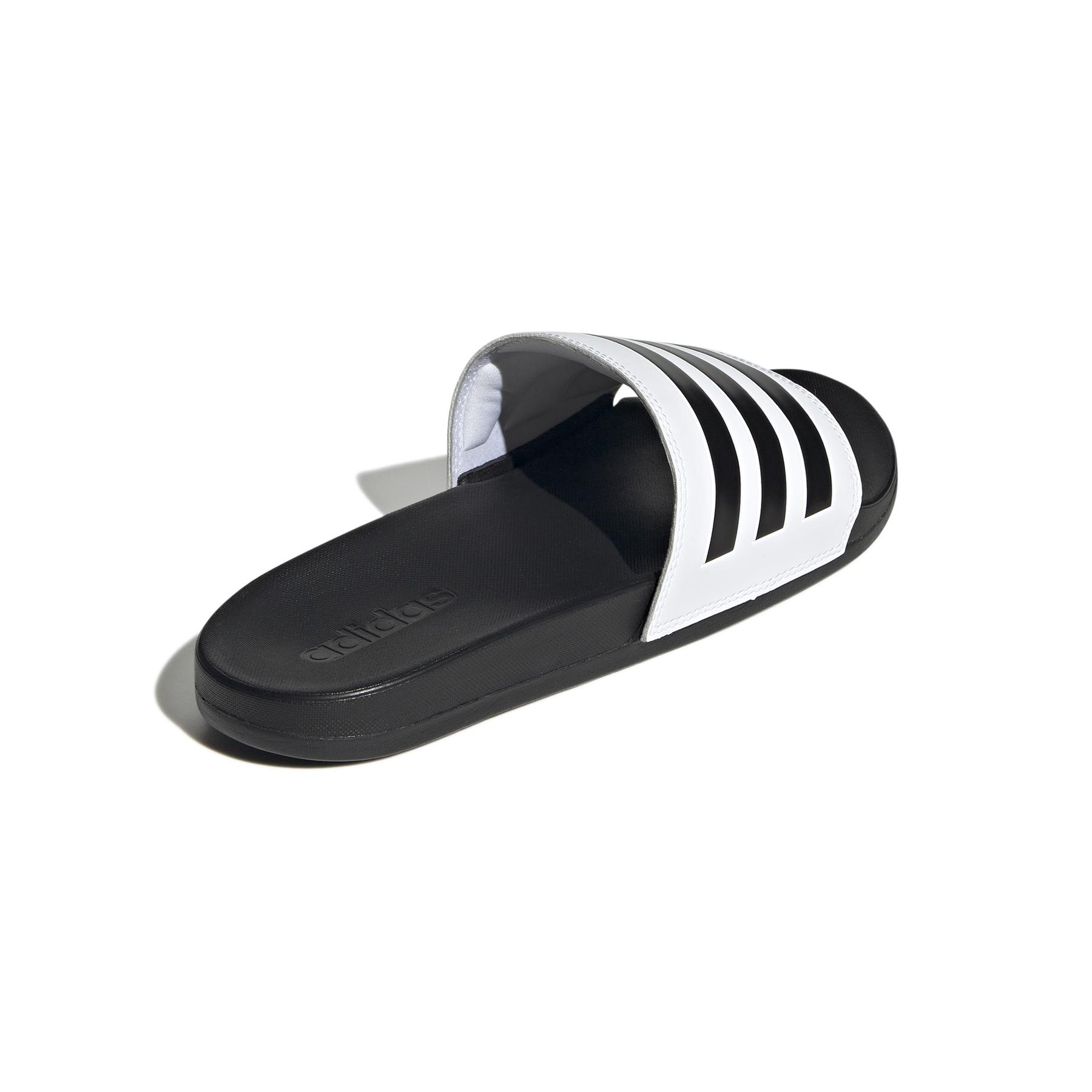 product/a/d/adidas_gz5893_7_footwear_photography_back_lateral_top_view_white_000.jpg