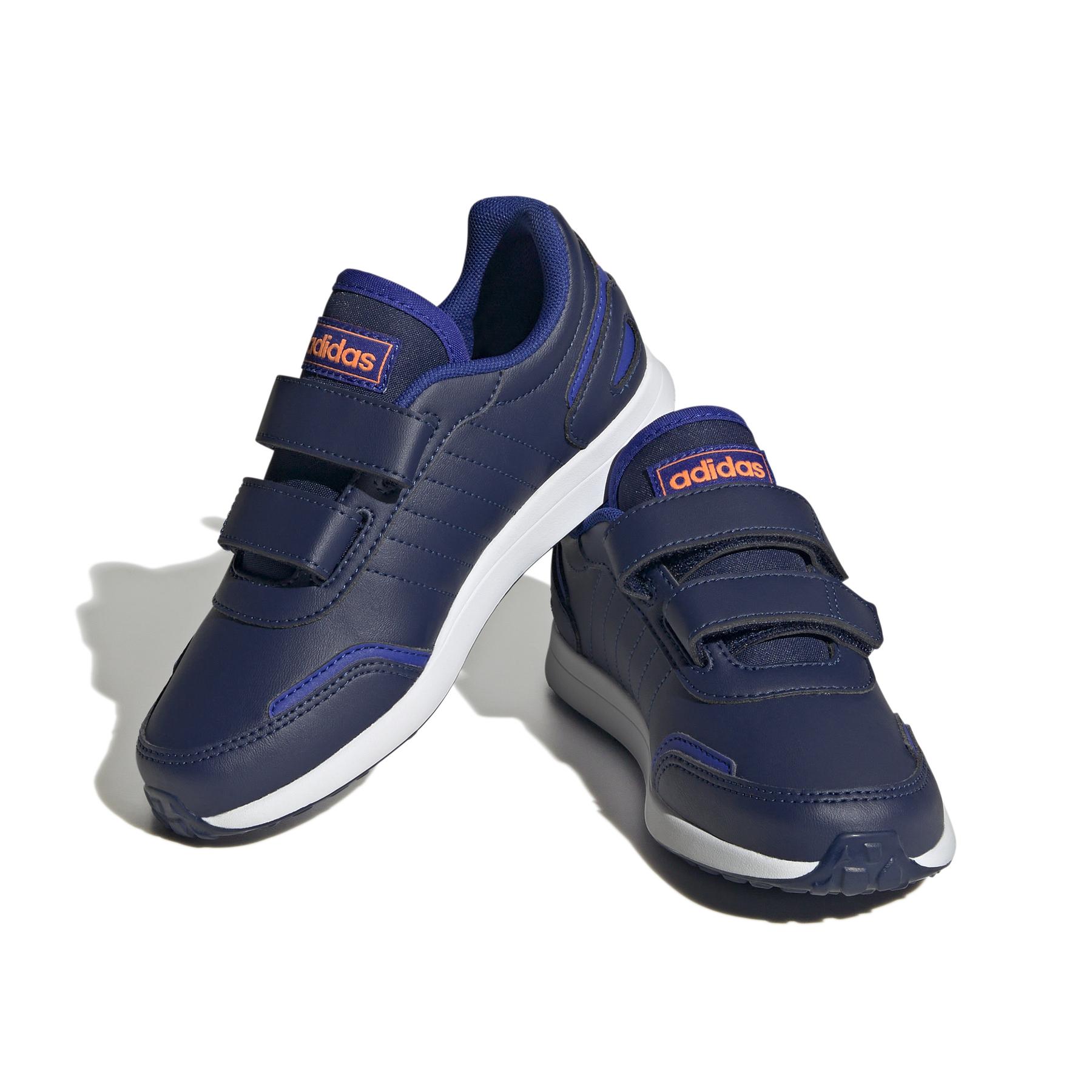 product/a/d/adidas_h03765_6_footwear_photography_front_lateral_top_view_white.jpg