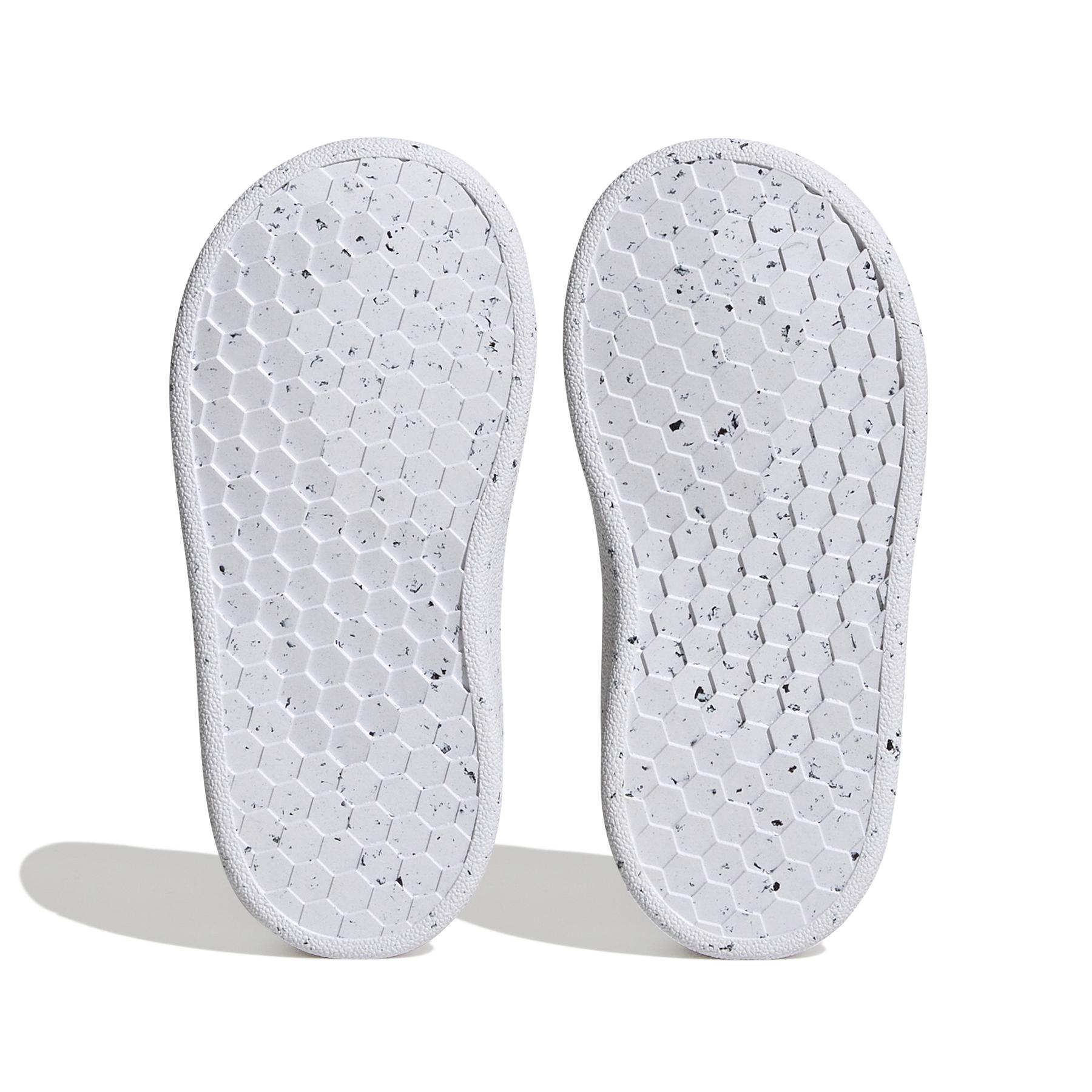 product/a/d/adidas_h06216_4_footwear_photography_bottom_view_white_000.jpg