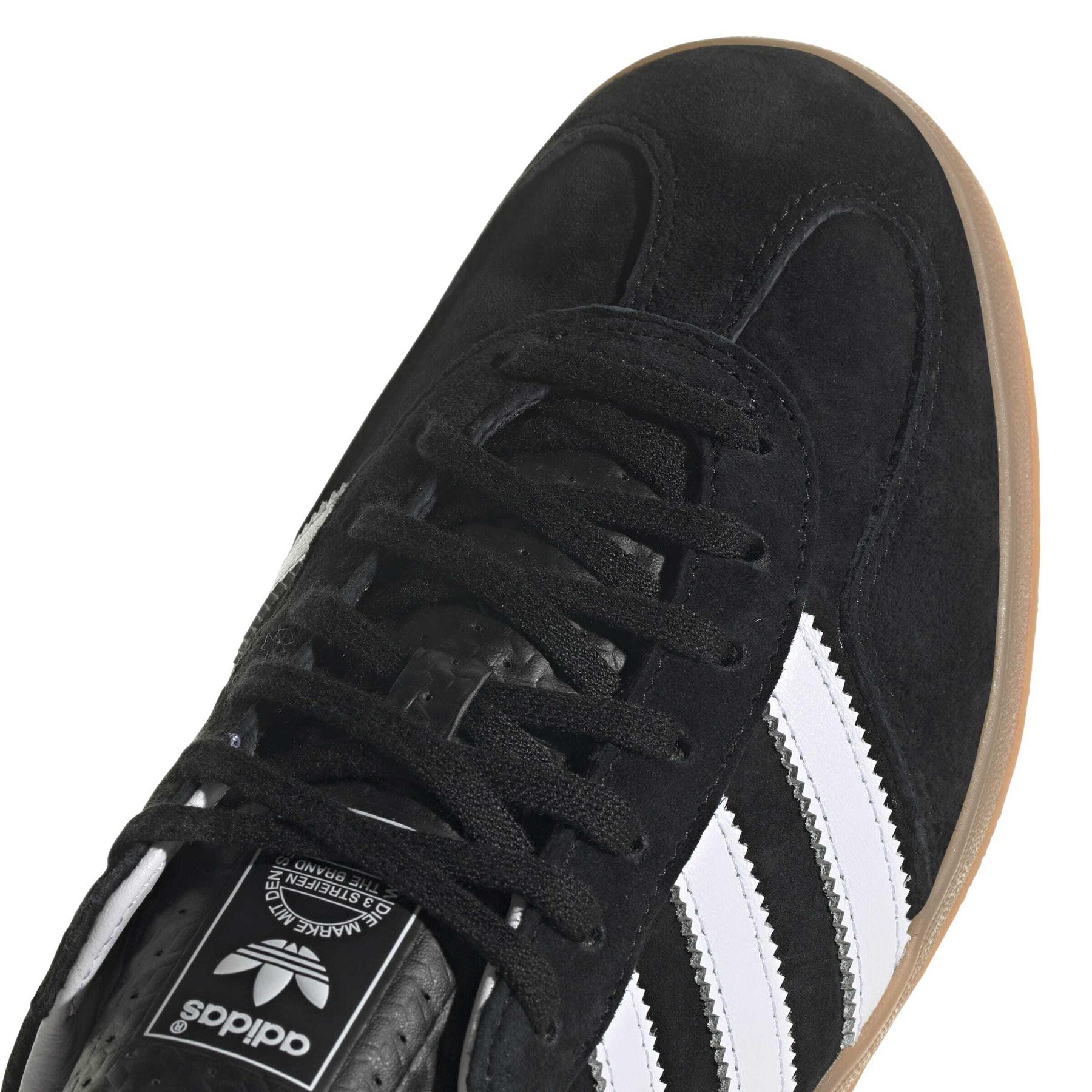 product/a/d/adidas_h06259_9_footwear_photography_detail_view_2_white.jpg