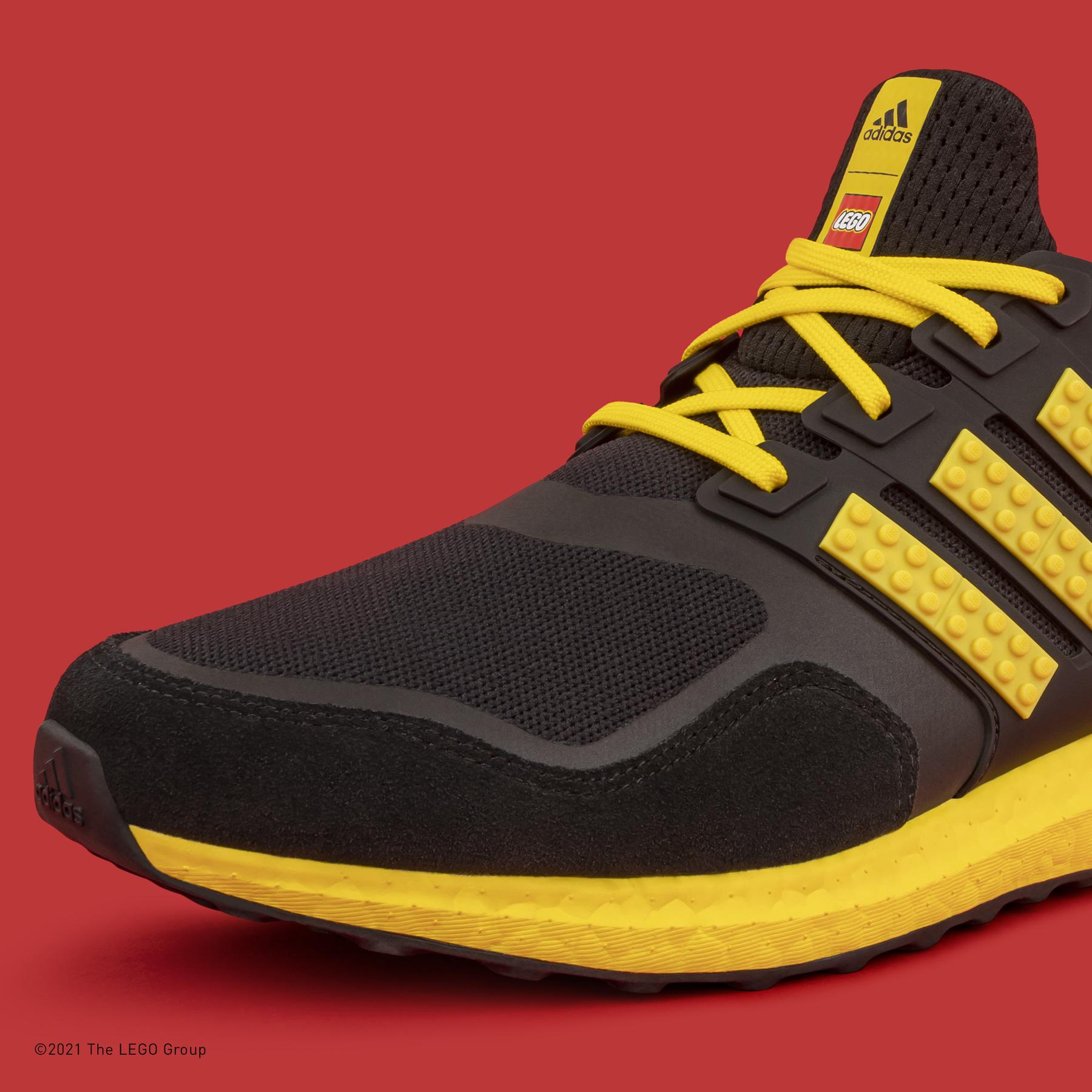 product/a/d/adidas_h67953_21_footwear_photography_highlight_view_3.jpg