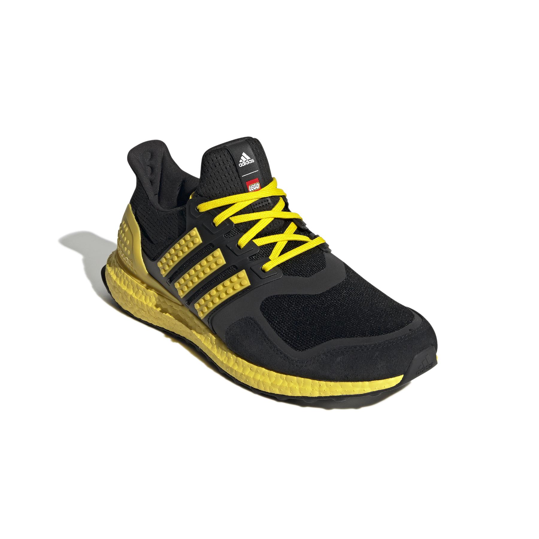 product/a/d/adidas_h67953_6_footwear_photography_front_lateral_top_view_white.jpg