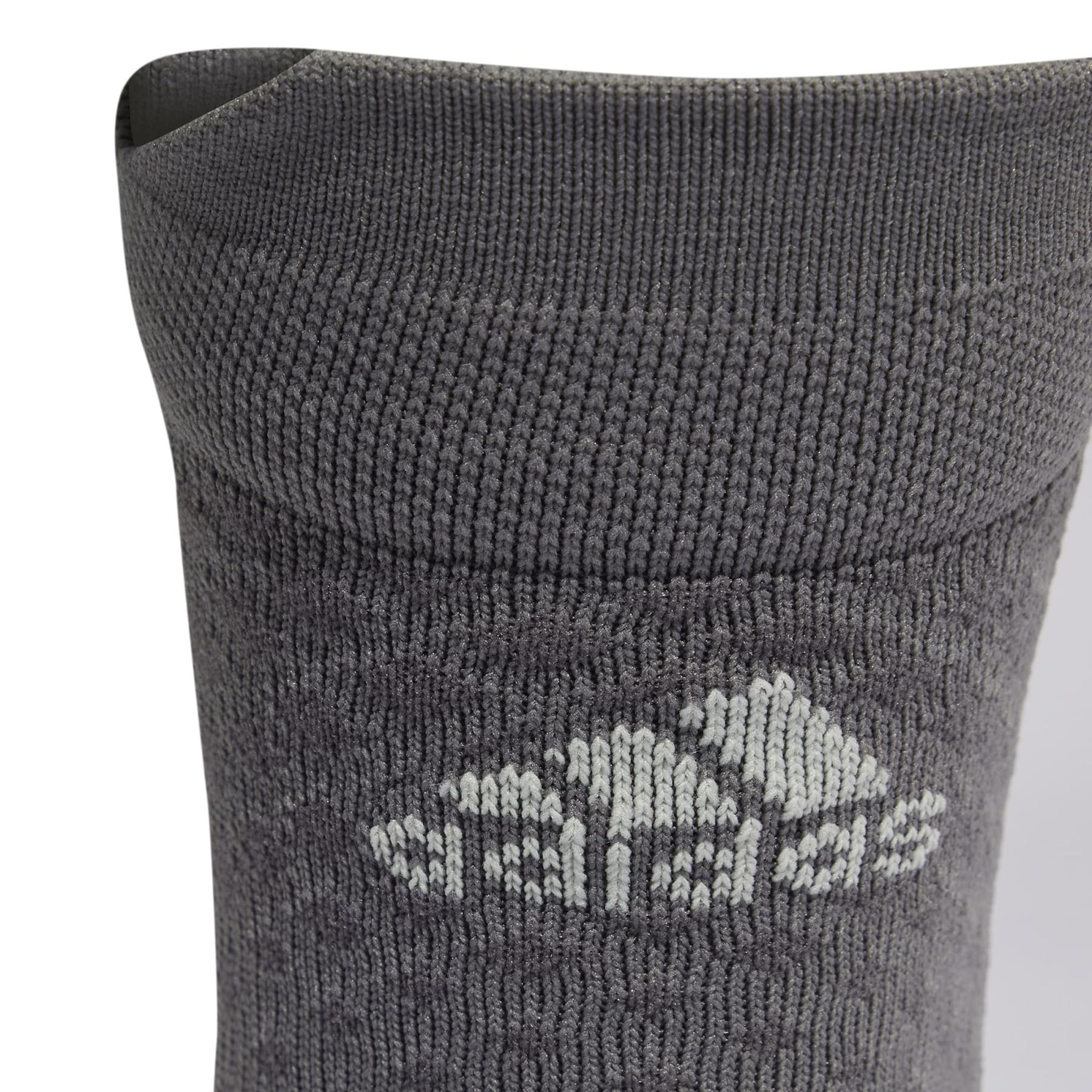 product/a/d/adidas_hn1584_3_hardware_photography_detail_view_2_white.jpg