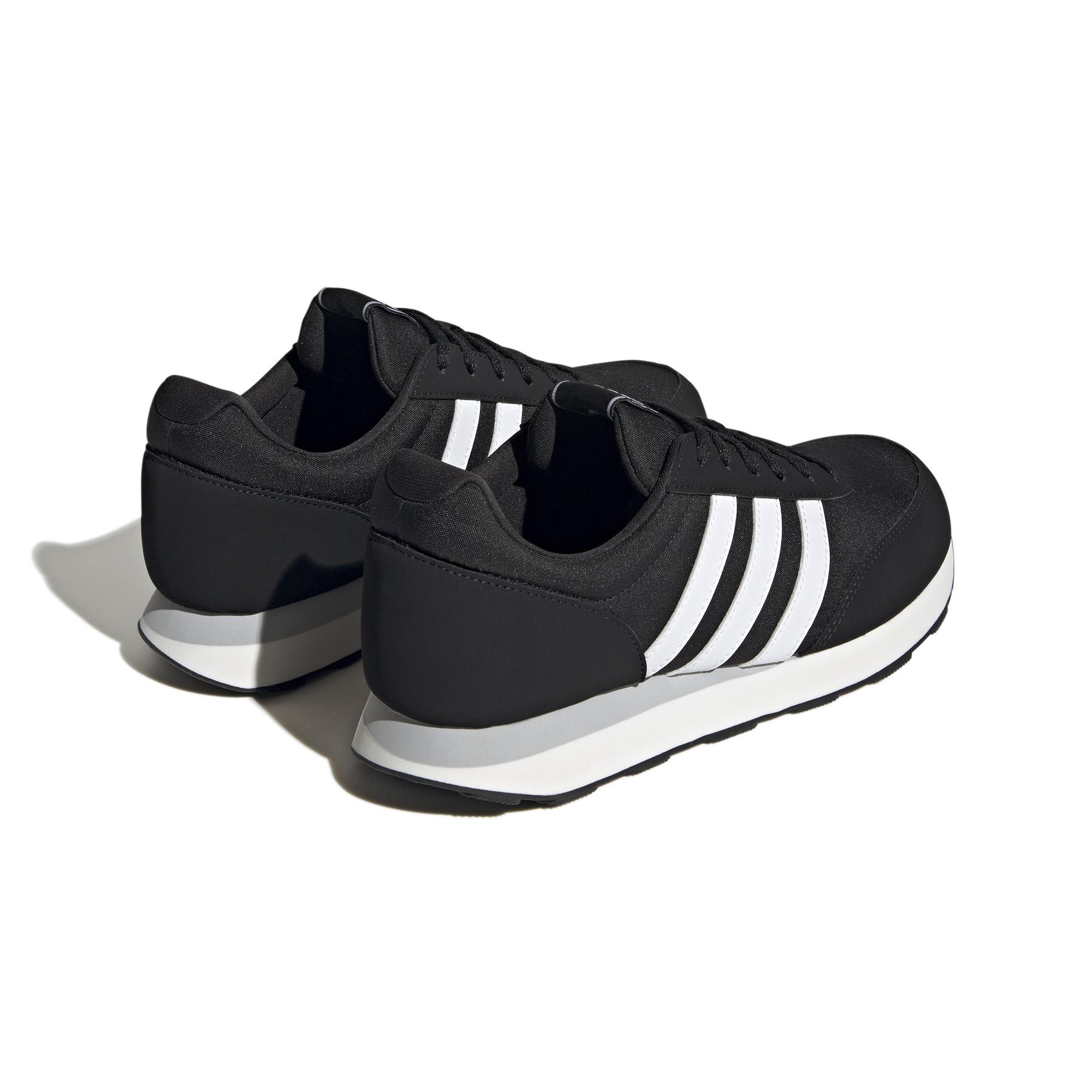 a/d/adidas_hp2258_7_footwear_photography_back_lateral_top_view_white.jpg