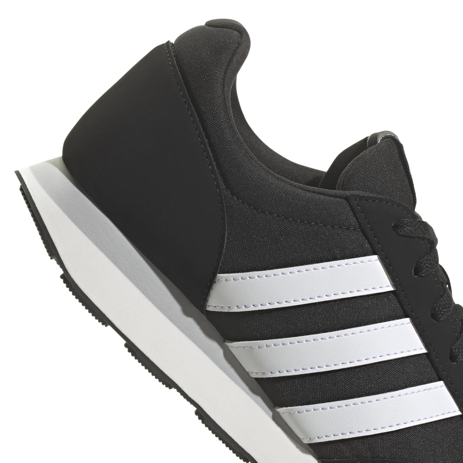 a/d/adidas_hp2258_8_footwear_photography_detail_view_1_white.jpg