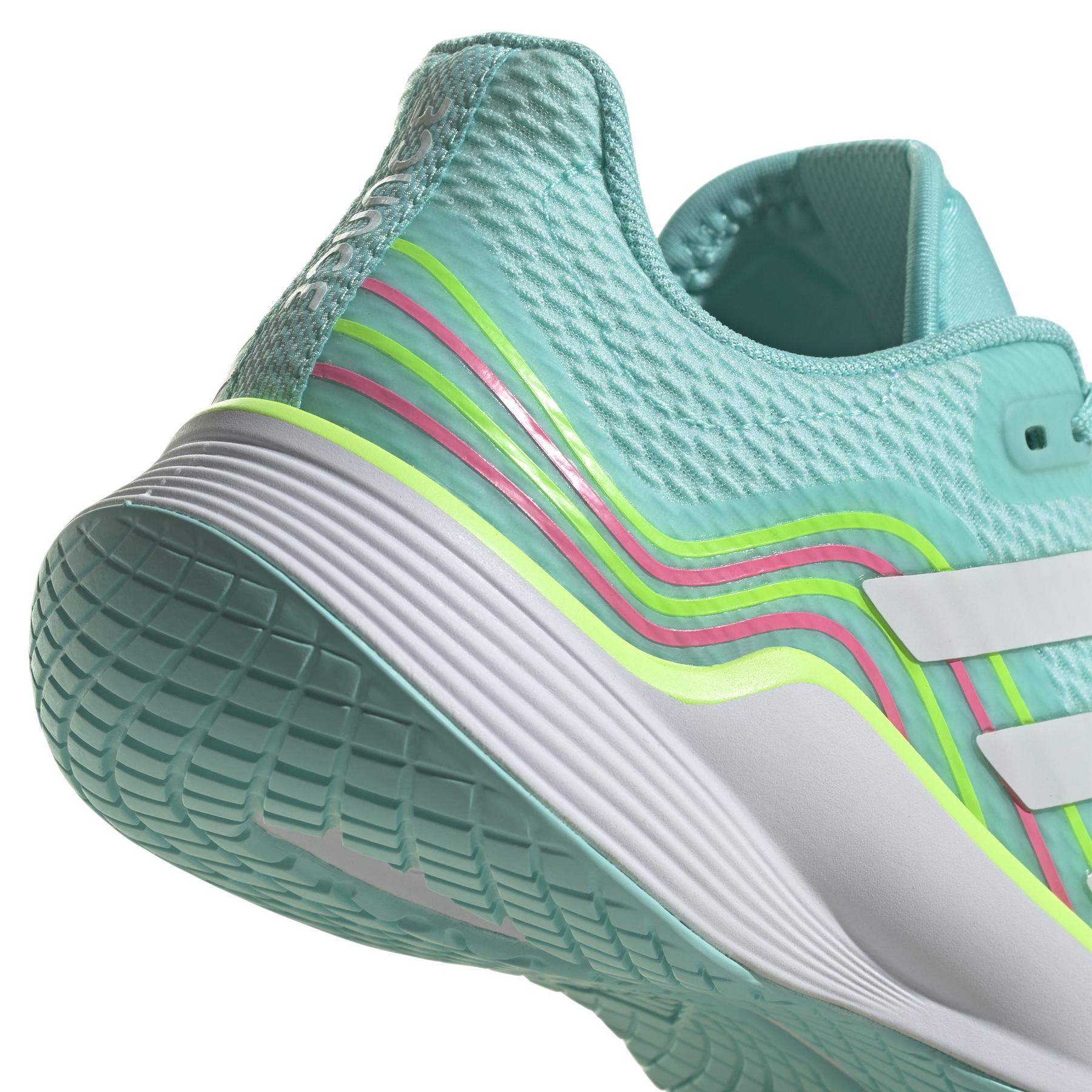 product/a/d/adidas_hp3365_8_footwear_photography_detail_view_1_white_2x.jpg