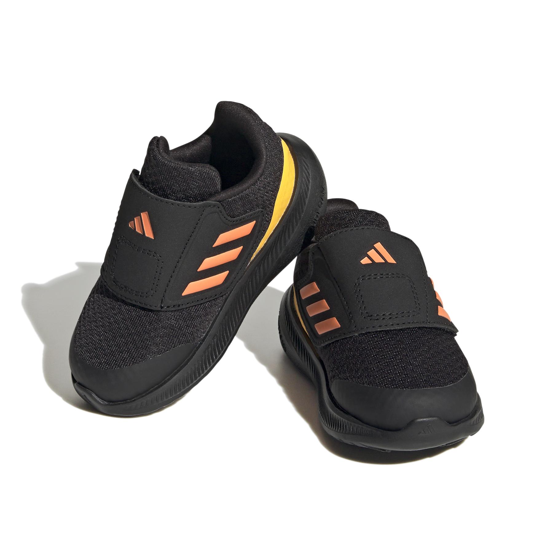 product/a/d/adidas_hp5861_6_footwear_photography_front_lateral_top_view_white_000.jpg