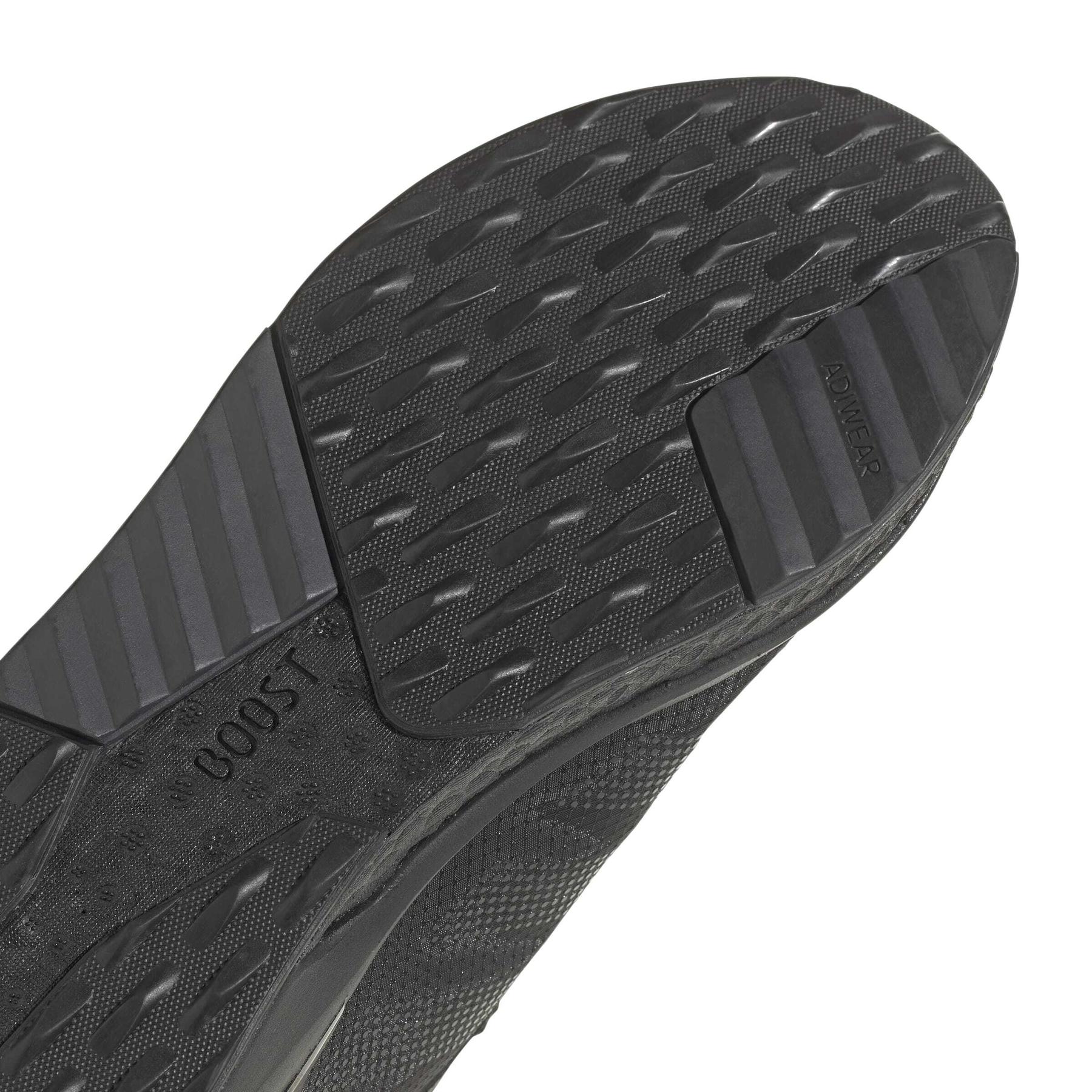 product/a/d/adidas_hp5982_9_footwear_photography_detail_view_2_white.jpg