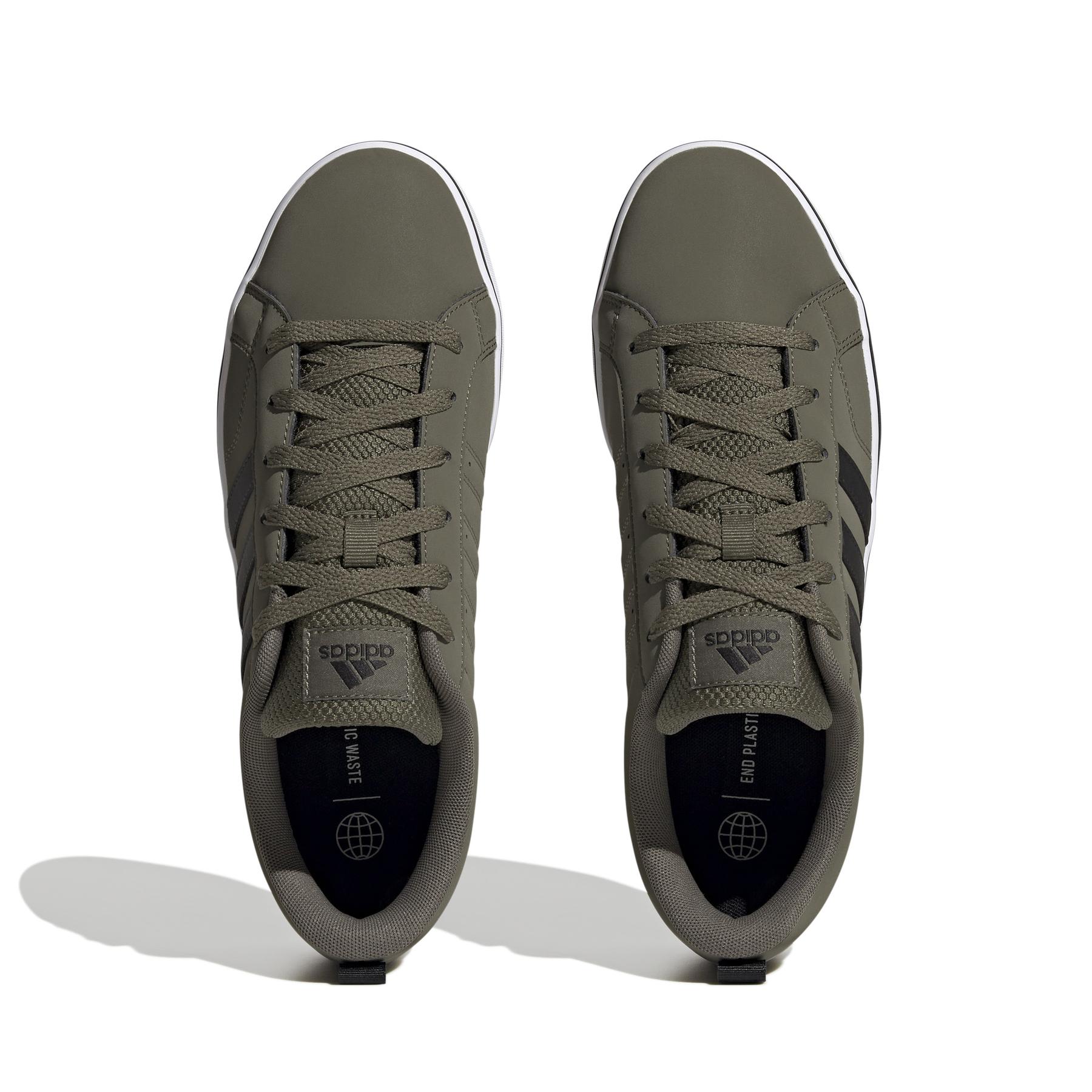 a/d/adidas_hp6002_3_footwear_photography_top_portrait_view_white-nw052424.jpg