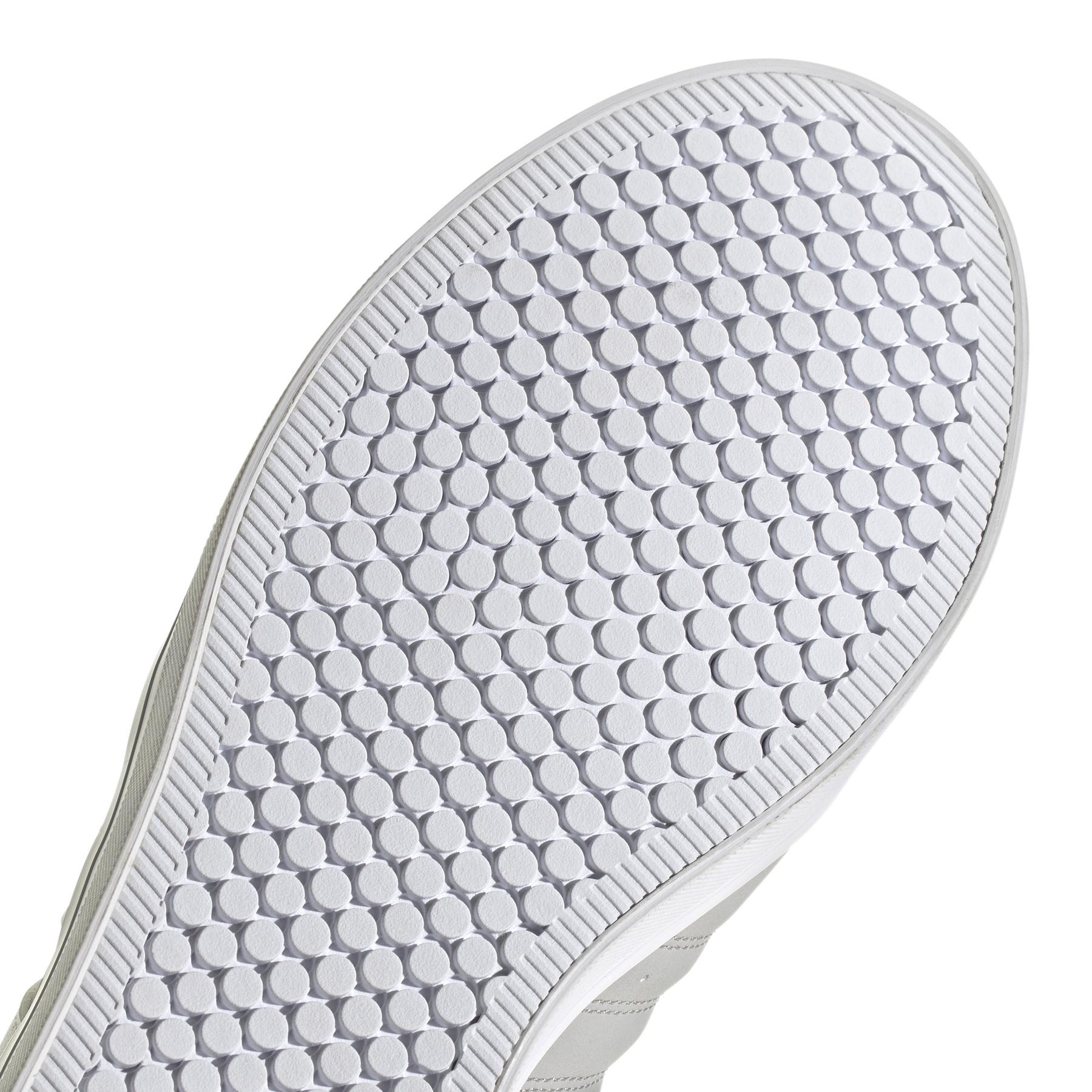 a/d/adidas_hp6006_9_footwear_photography_detail_view_2_white-nw052424.jpg