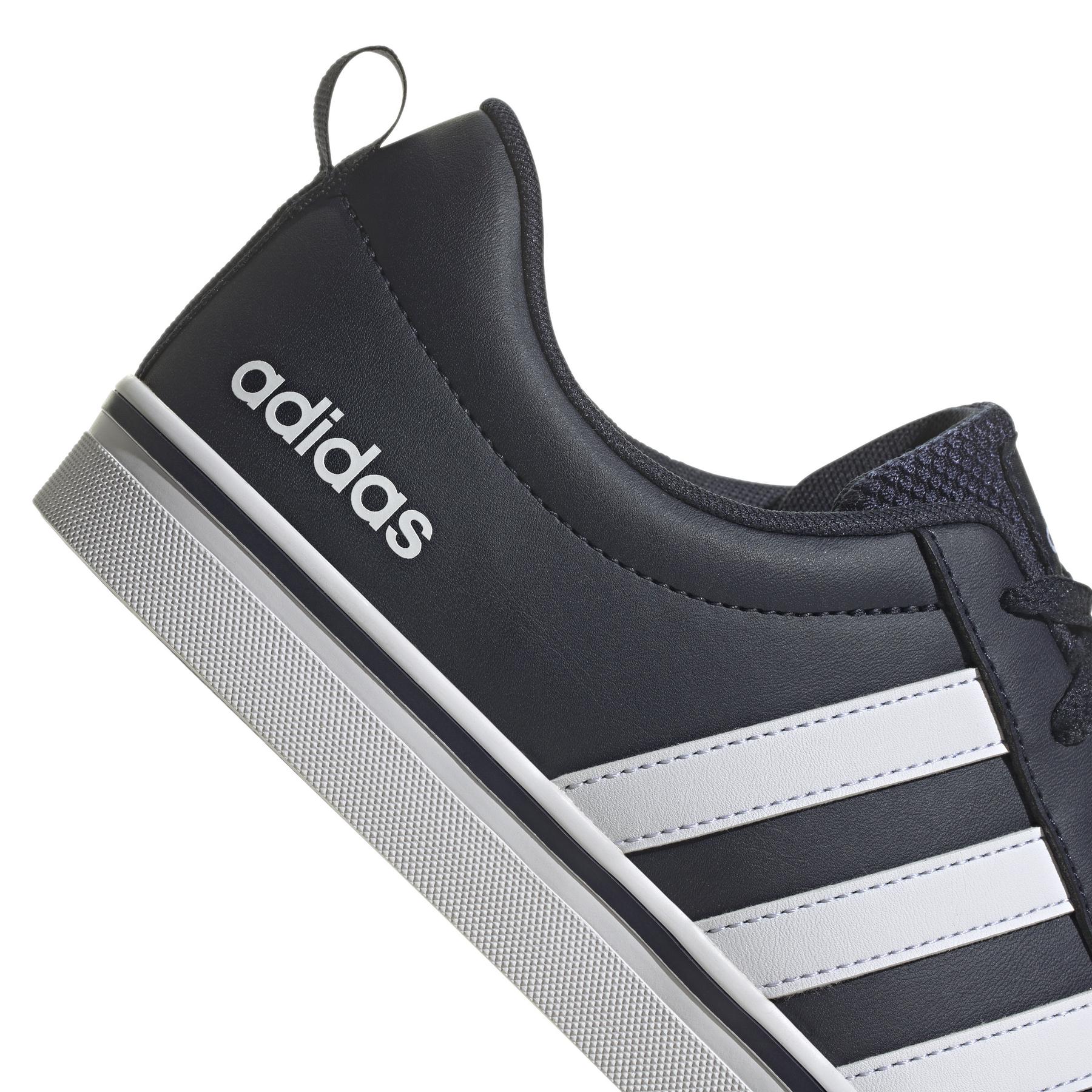 a/d/adidas_hp6011_8_footwear_photography_detail_view_1_white-nw052424.jpg