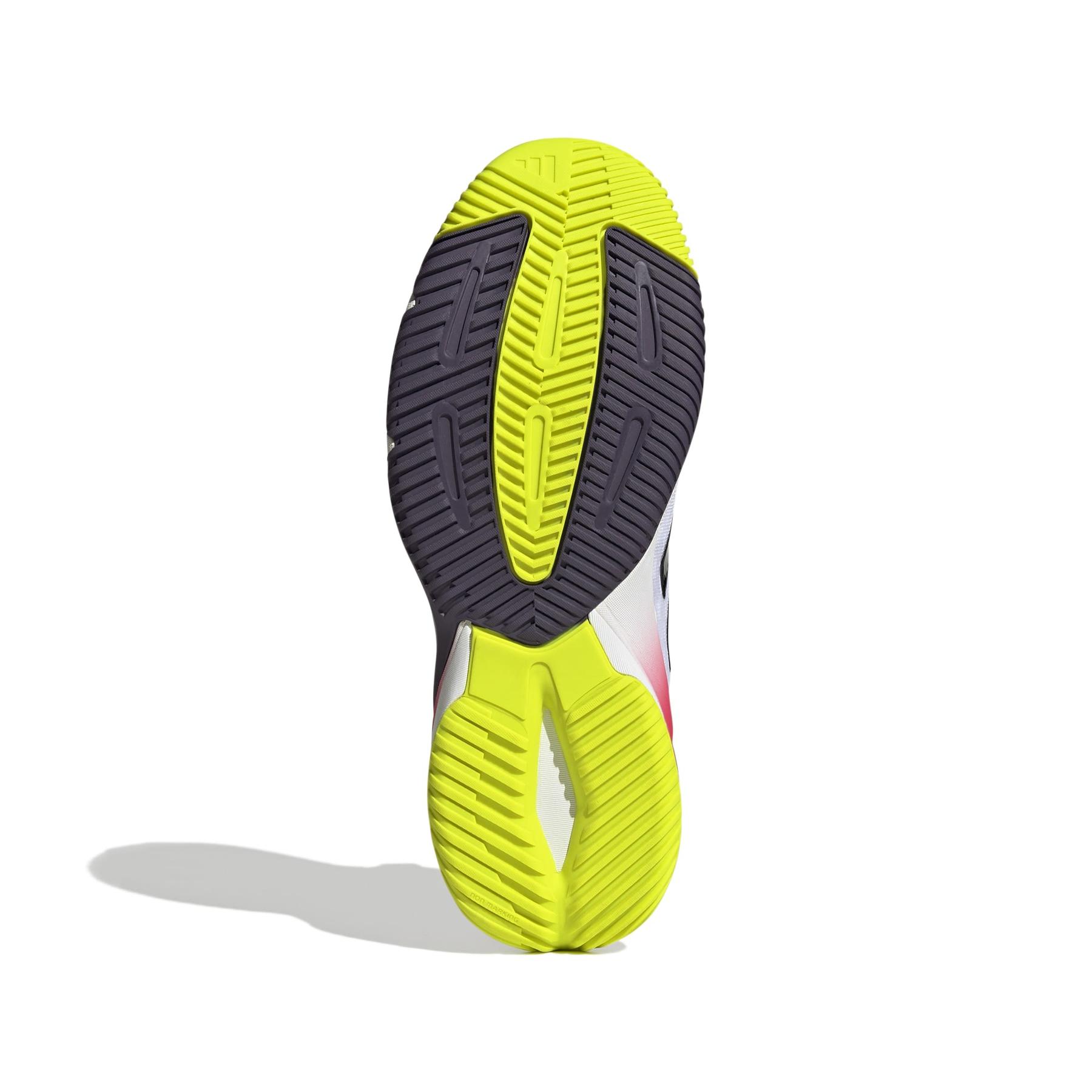 a/d/adidas_hp7037_4_footwear_photography_bottom_view_white.jpg