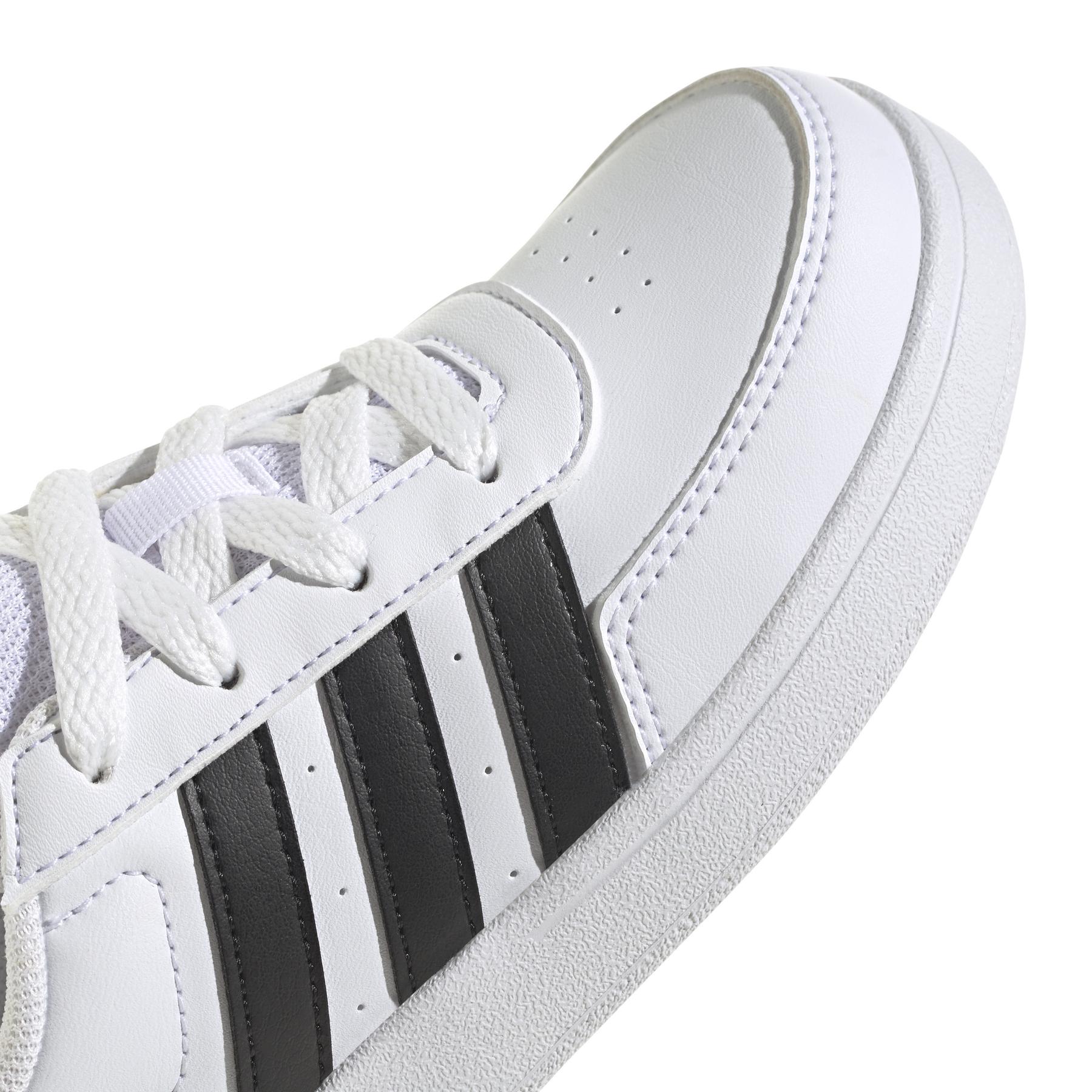 product/a/d/adidas_hp8956_8_footwear_photography_detail_view_1_white-nw052424.jpg