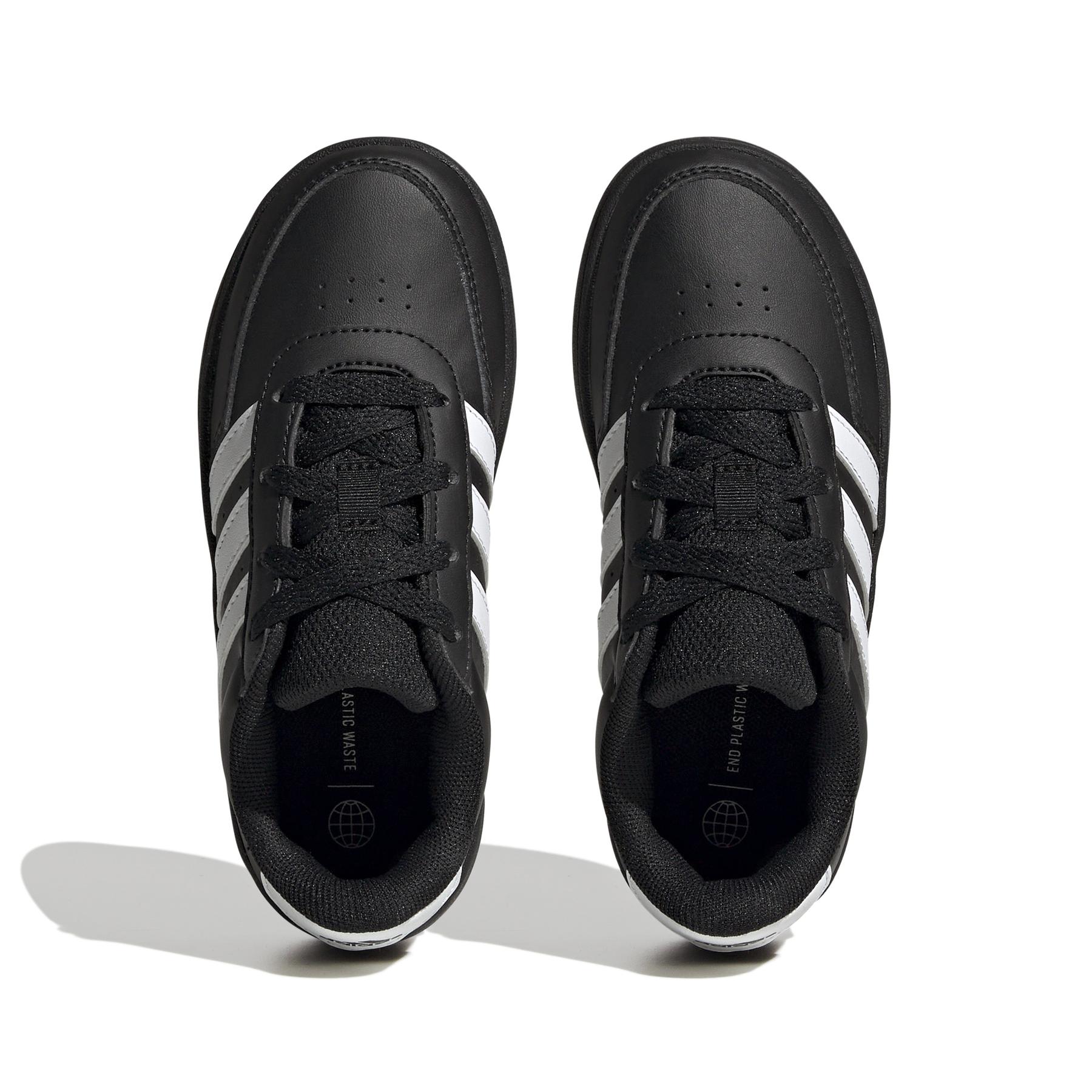 product/a/d/adidas_hp8961_3_footwear_photography_top_portrait_view_white-nw052424.jpg