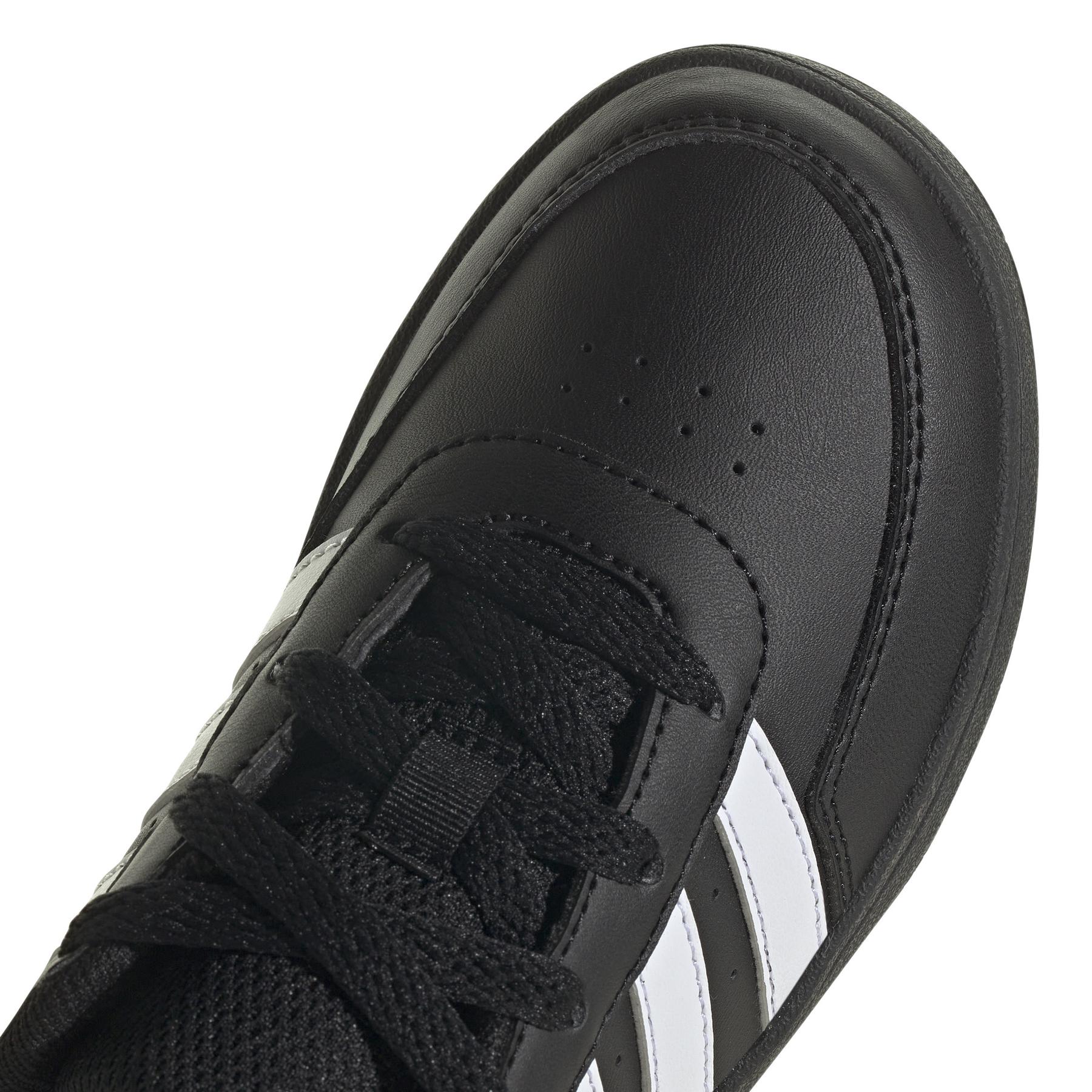 product/a/d/adidas_hp8961_9_footwear_photography_detail_view_2_white-nw052424.jpg