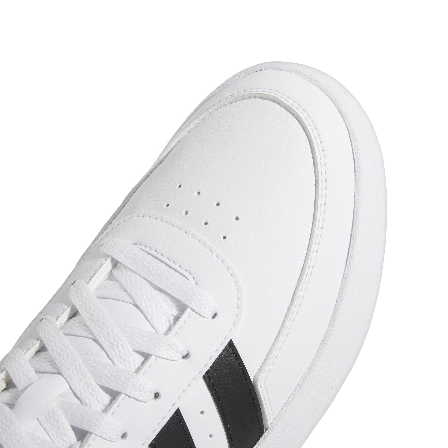 a/d/adidas_hp9426_8_footwear_photography_detail_view_1_white-nw052424.jpg