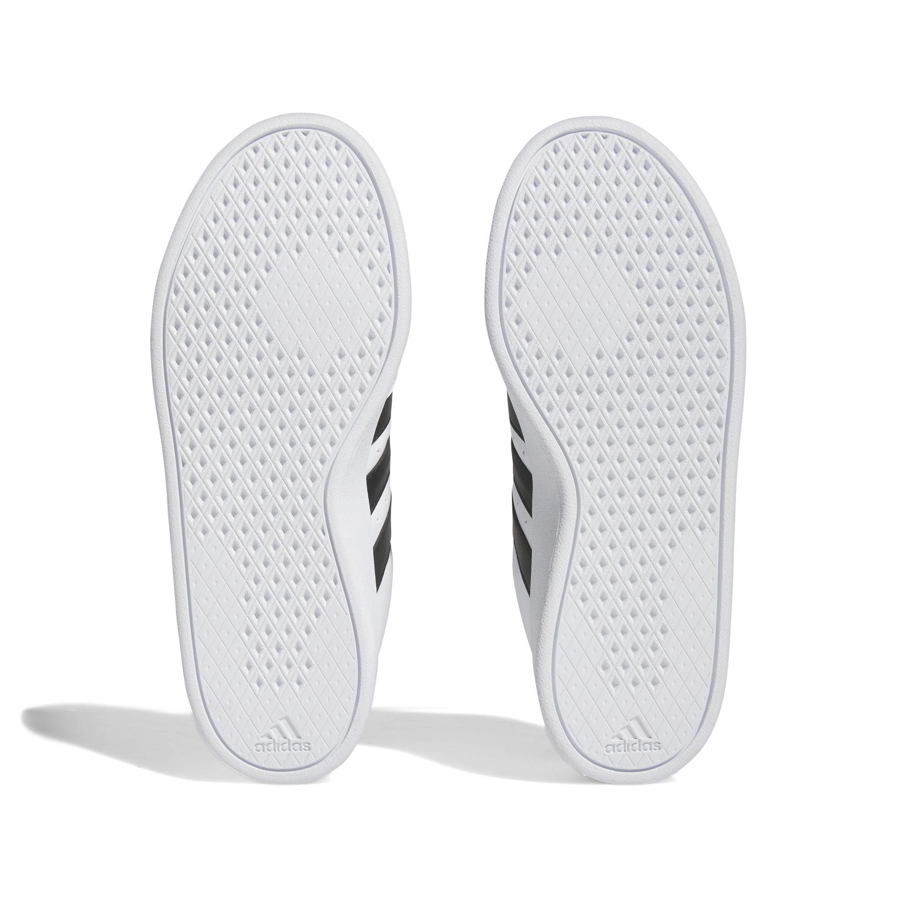 product/a/d/adidas_hp9445_4_footwear_photography_bottom_view_white-nw052424.jpg