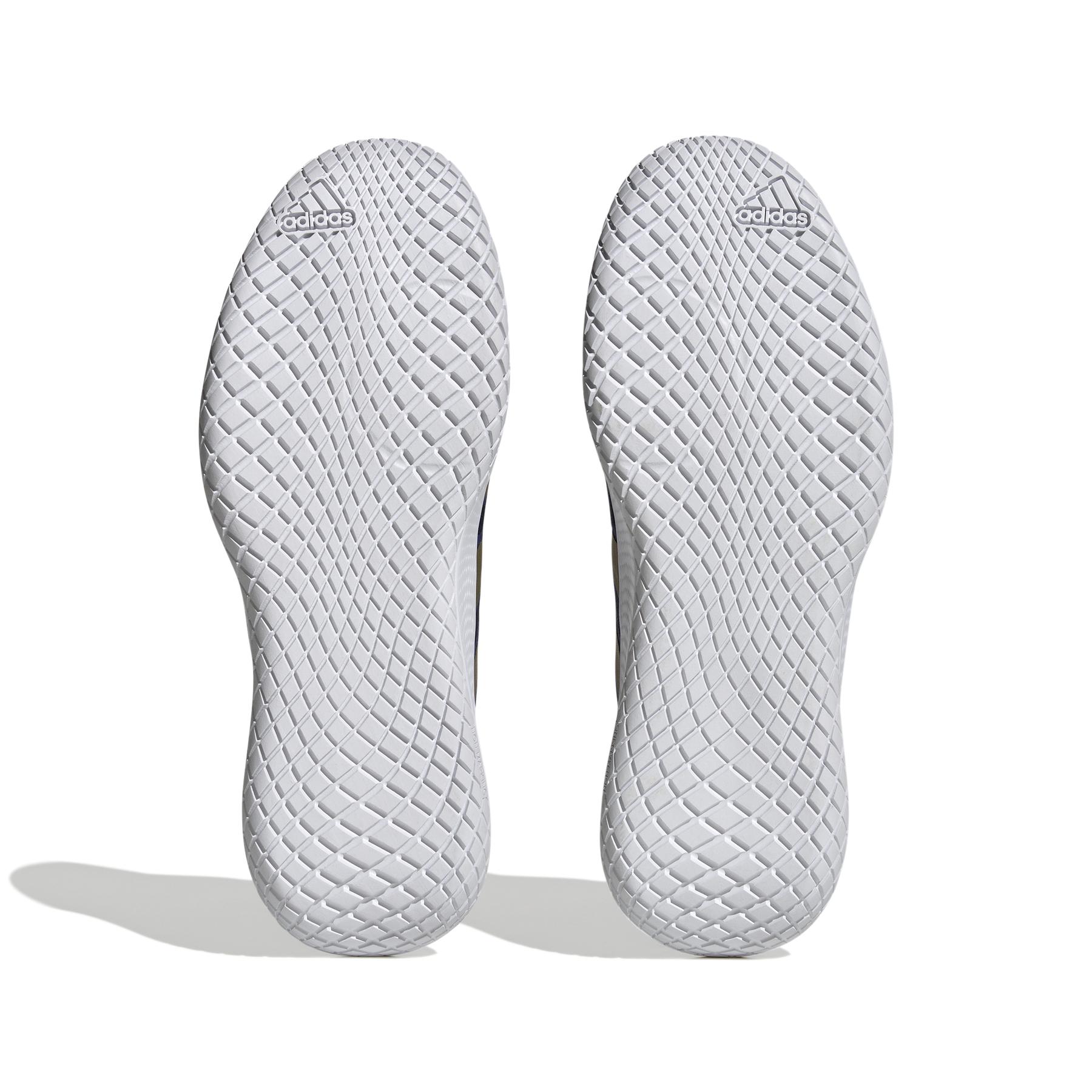 product/a/d/adidas_hq3513_4_footwear_photography_bottom_view_white.jpg