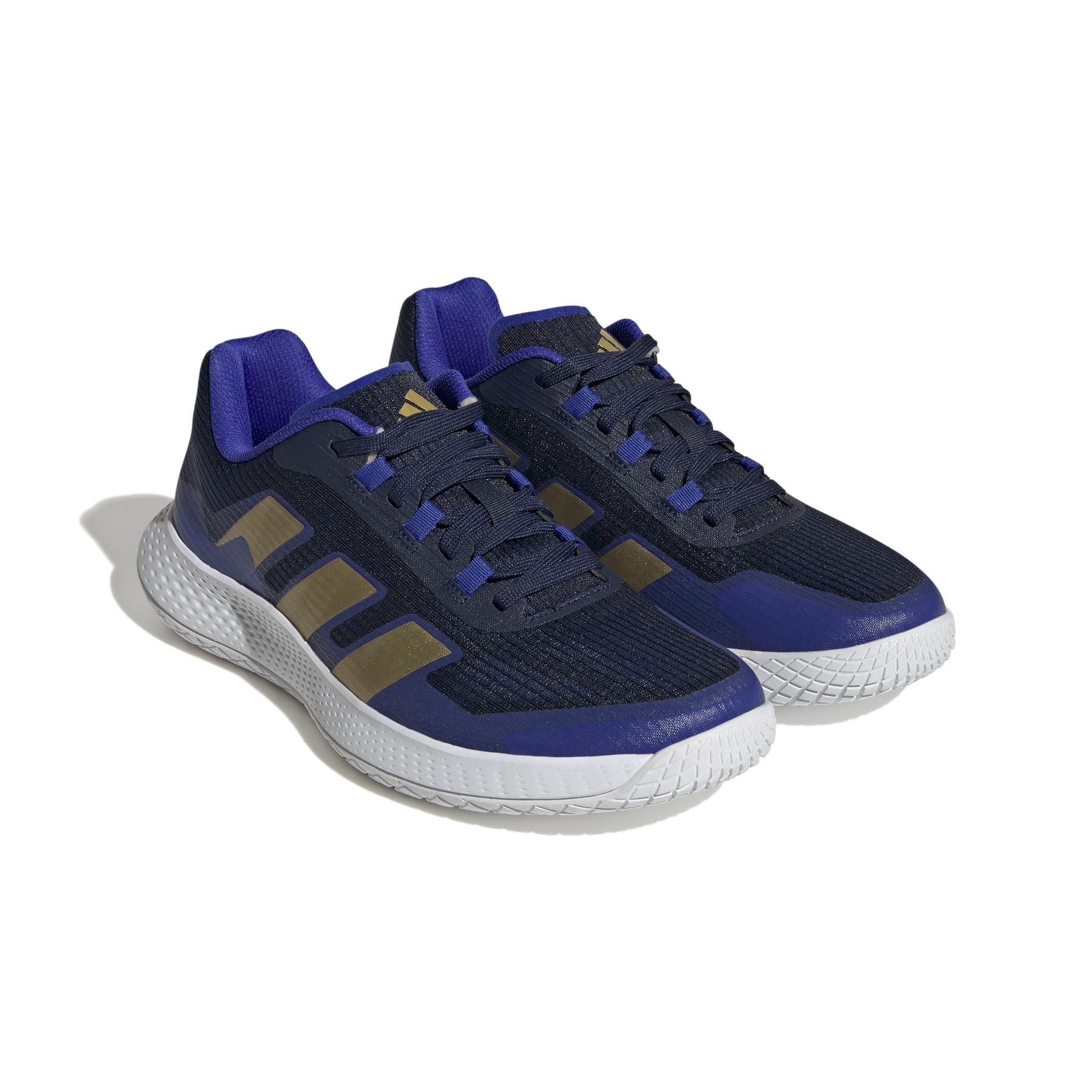 product/a/d/adidas_hq3513_6_footwear_photography_front_lateral_top_view_white.jpg