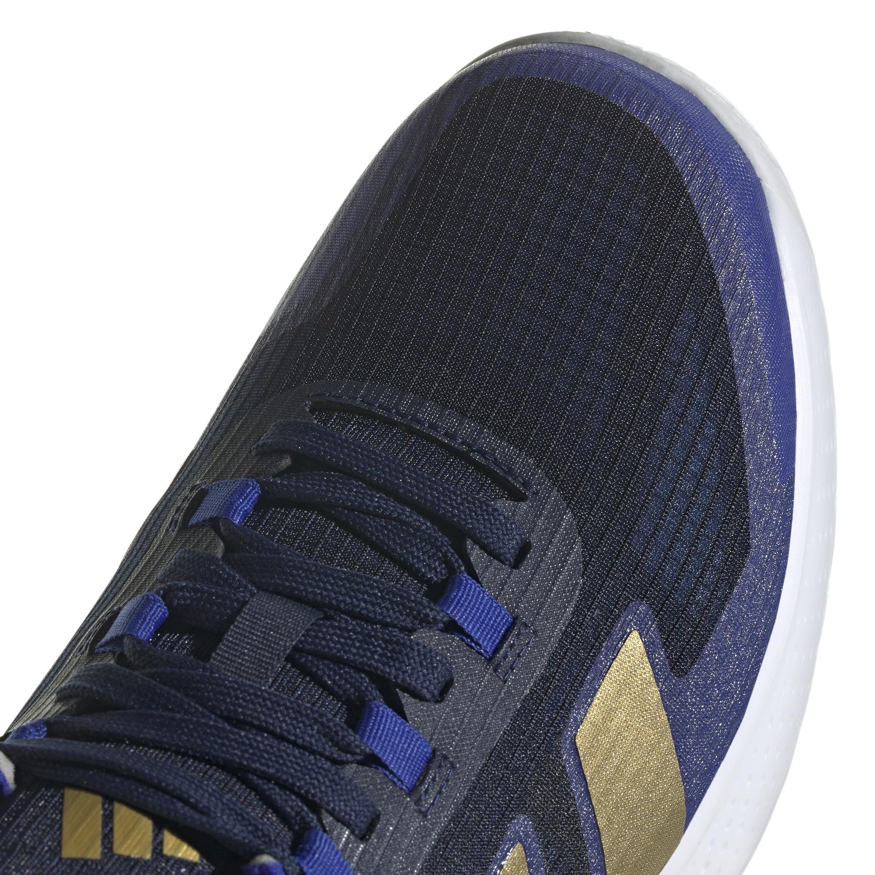 product/a/d/adidas_hq3513_8_footwear_photography_detail_view_1_white.jpg