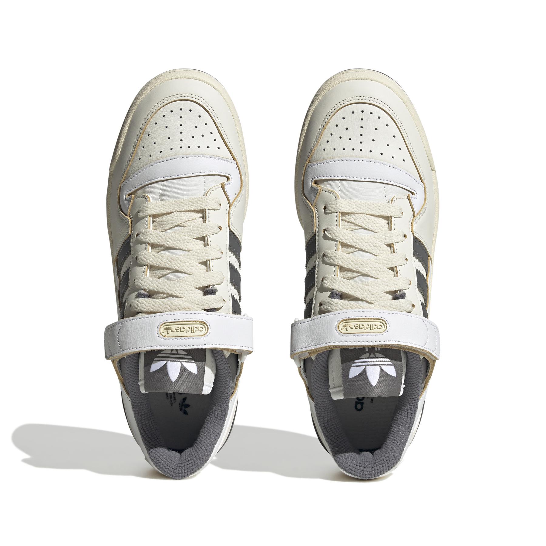 product/a/d/adidas_hq4374_3_footwear_photography_top_portrait_view_white.jpg