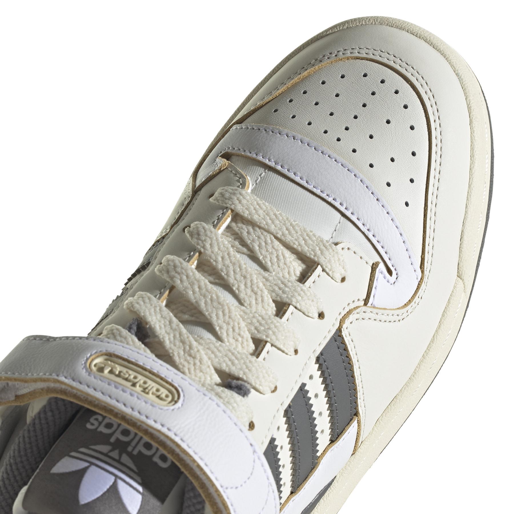 product/a/d/adidas_hq4374_8_footwear_photography_detail_view_1_white.jpg