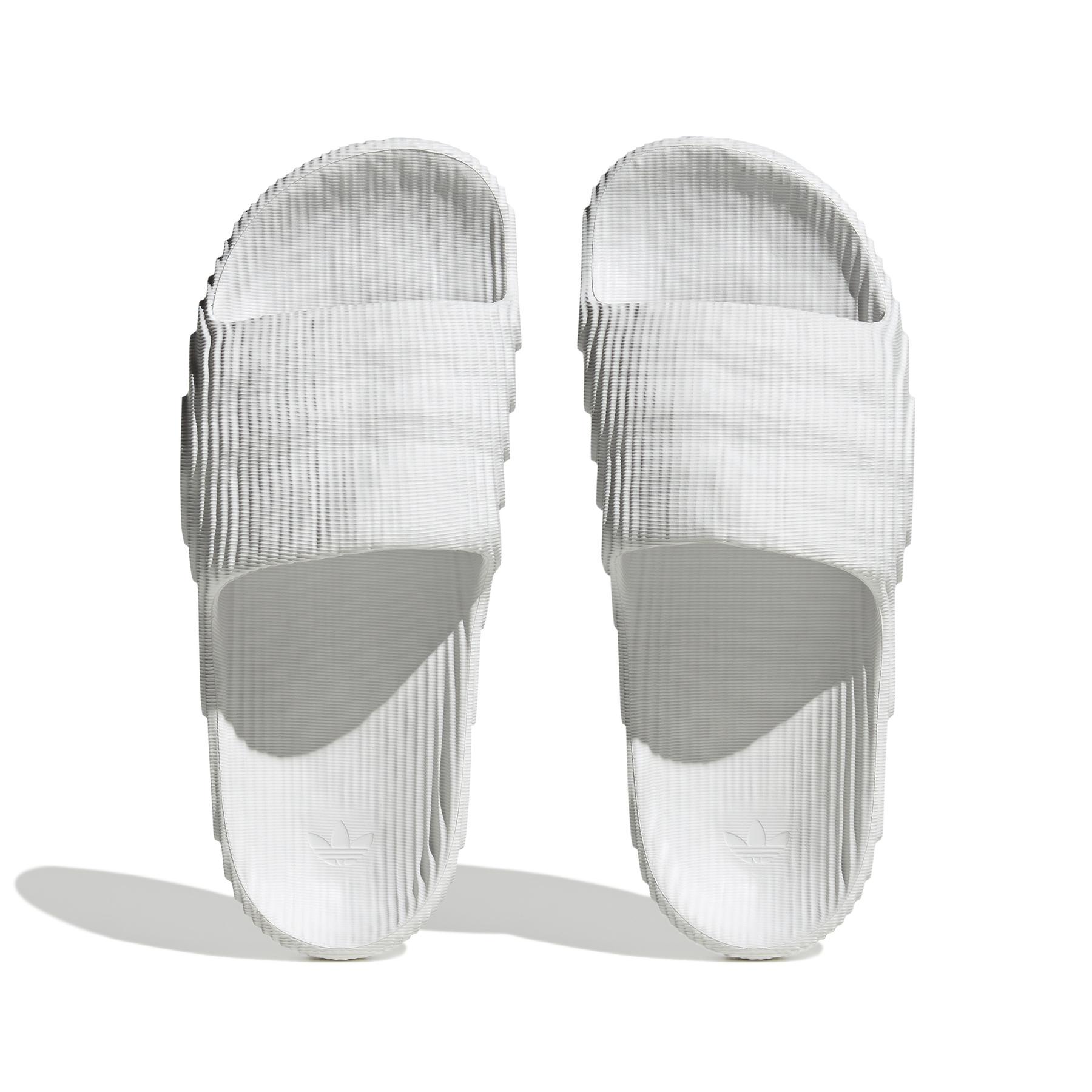 product/a/d/adidas_hq4672_3_footwear_photography_top_portrait_view_white.jpg