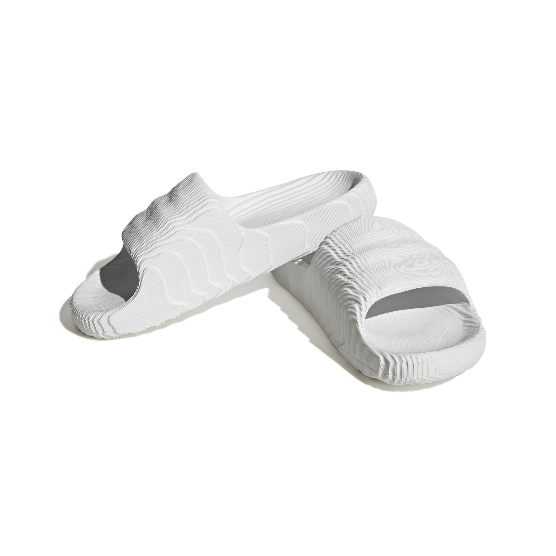 product/a/d/adidas_hq4672_6_footwear_photography_front_lateral_top_view_white.jpg