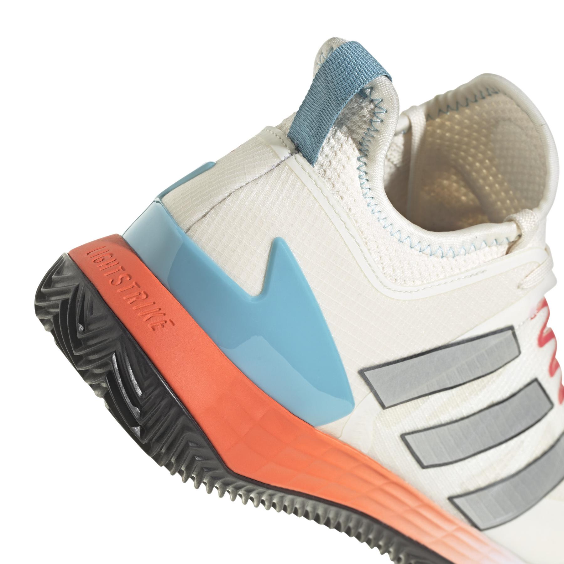 a/d/adidas_hq5930_8_footwear_photography_detail_view_1_white_xo.jpg
