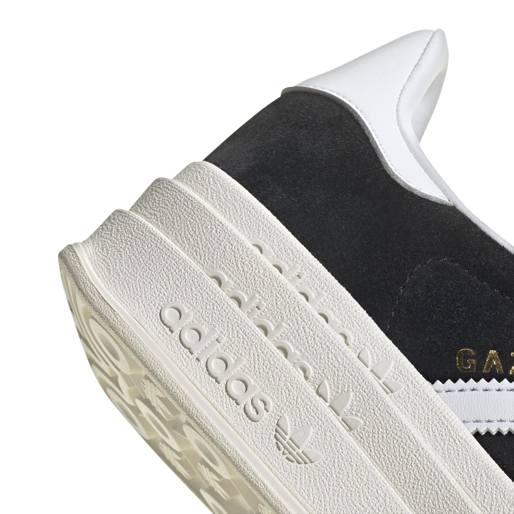 product/a/d/adidas_hq6912_10_footwear_photography_detail_view_3_white.jpg