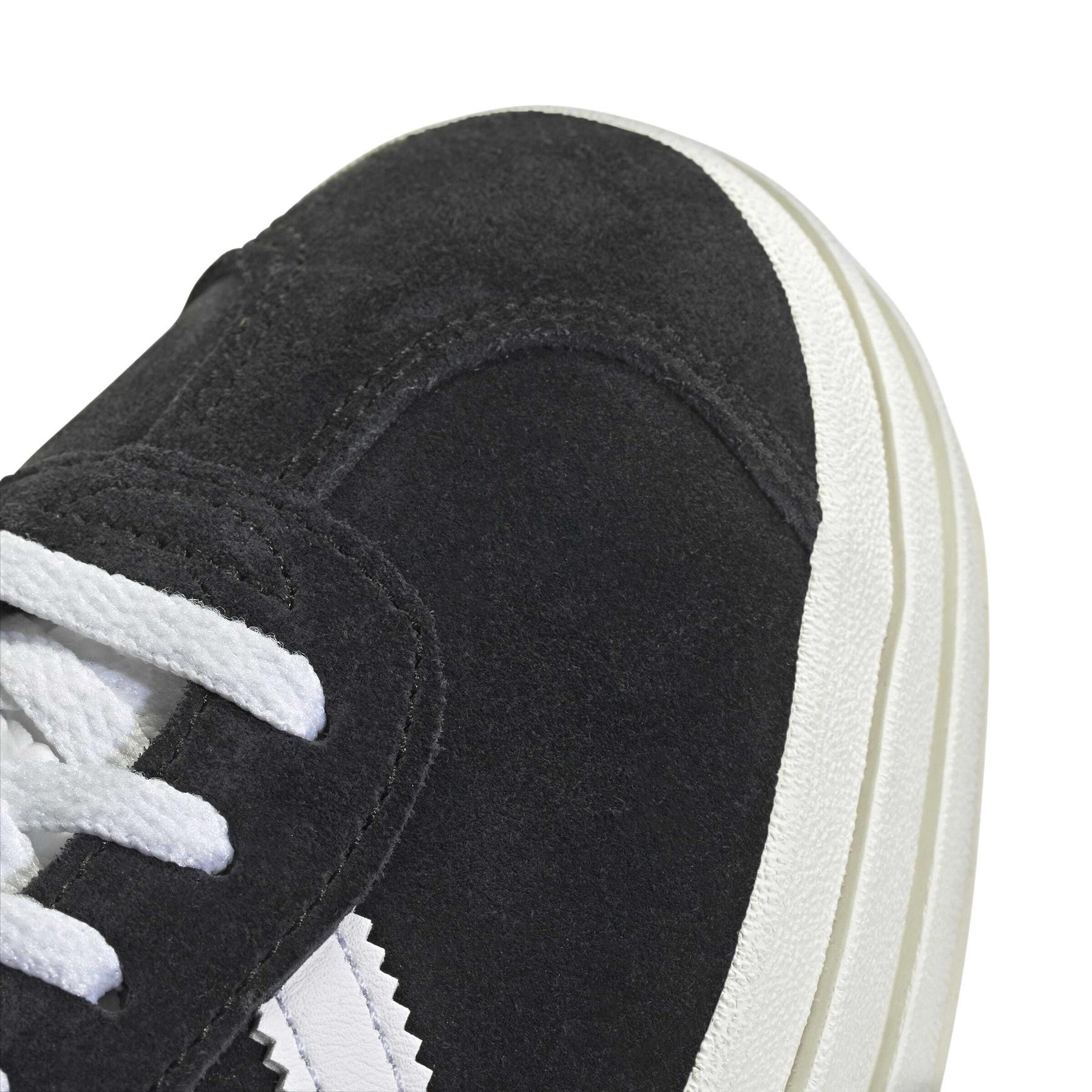 product/a/d/adidas_hq6912_9_footwear_photography_detail_view_2_white.jpg