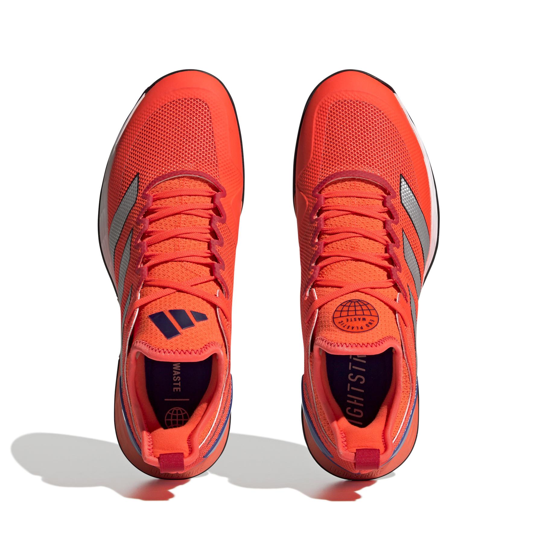 a/d/adidas_hq8379_3_footwear_photography_top_portrait_view_white-nw040824x.jpg