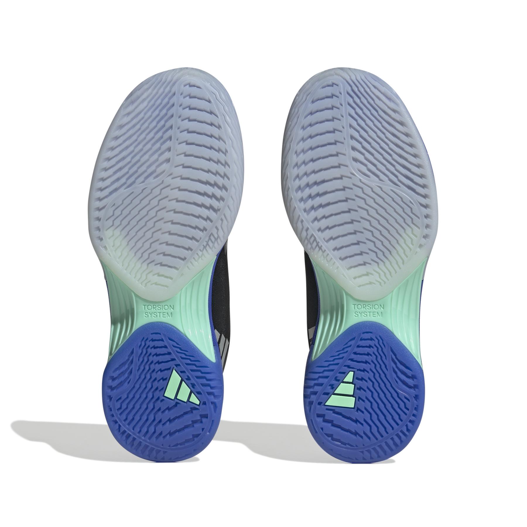 a/d/adidas_hq8402_4_footwear_photography_bottom_view_white.jpg
