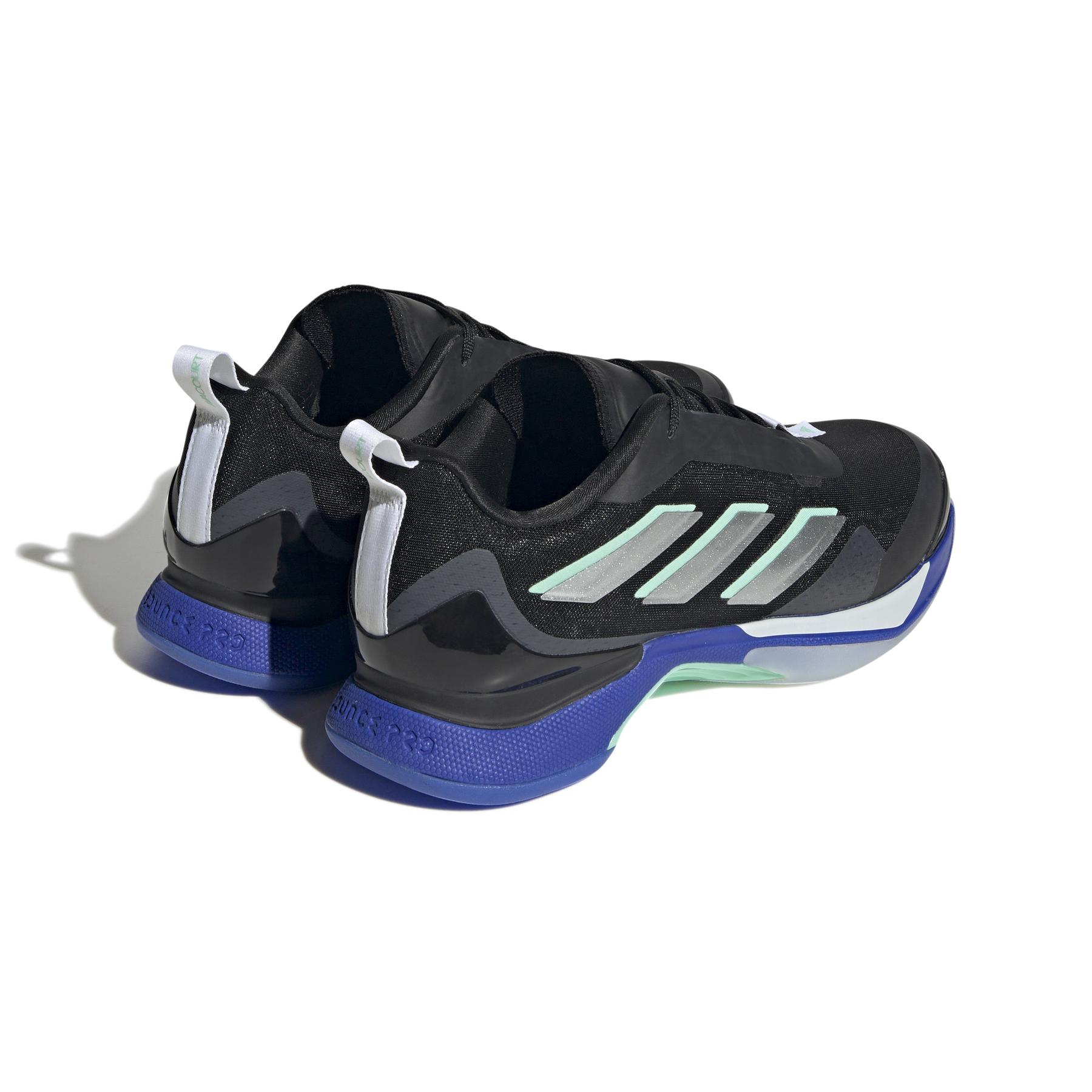 a/d/adidas_hq8402_7_footwear_photography_back_lateral_top_view_white.jpg
