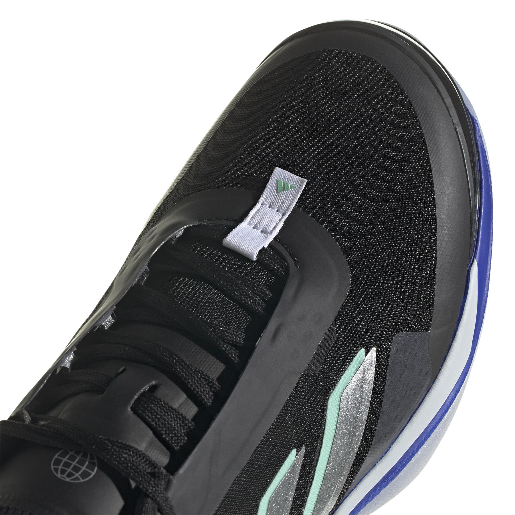 a/d/adidas_hq8402_8_footwear_photography_detail_view_1_white.jpg