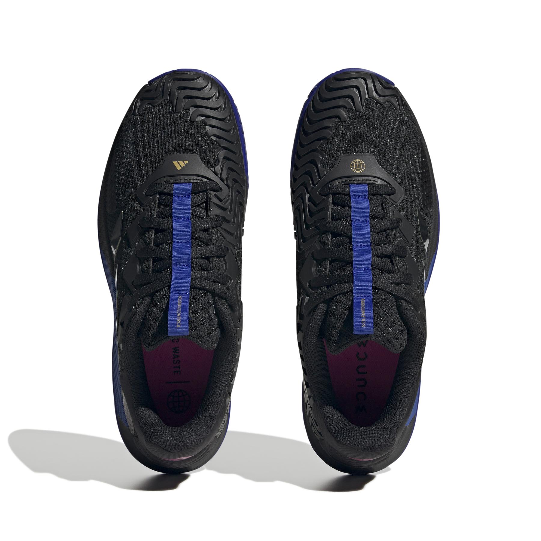 product/a/d/adidas_hq8438_3_footwear_photography_top_portrait_view_white_xo.jpg