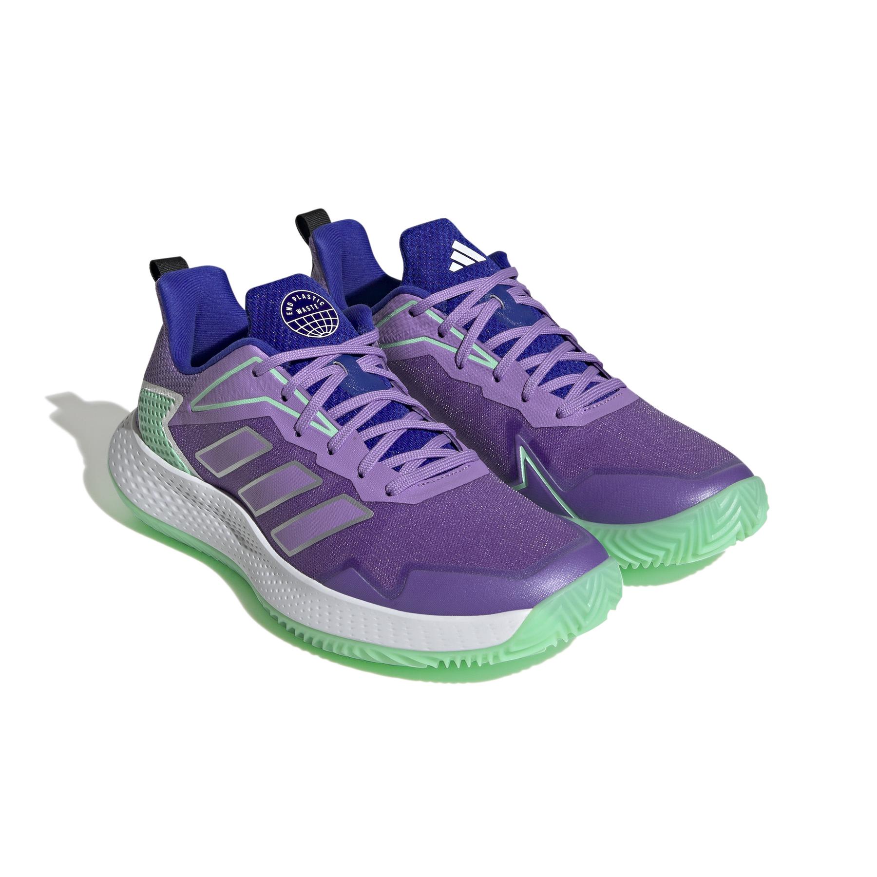product/a/d/adidas_hq8465_6_footwear_photography_front_lateral_top_view_white.jpg