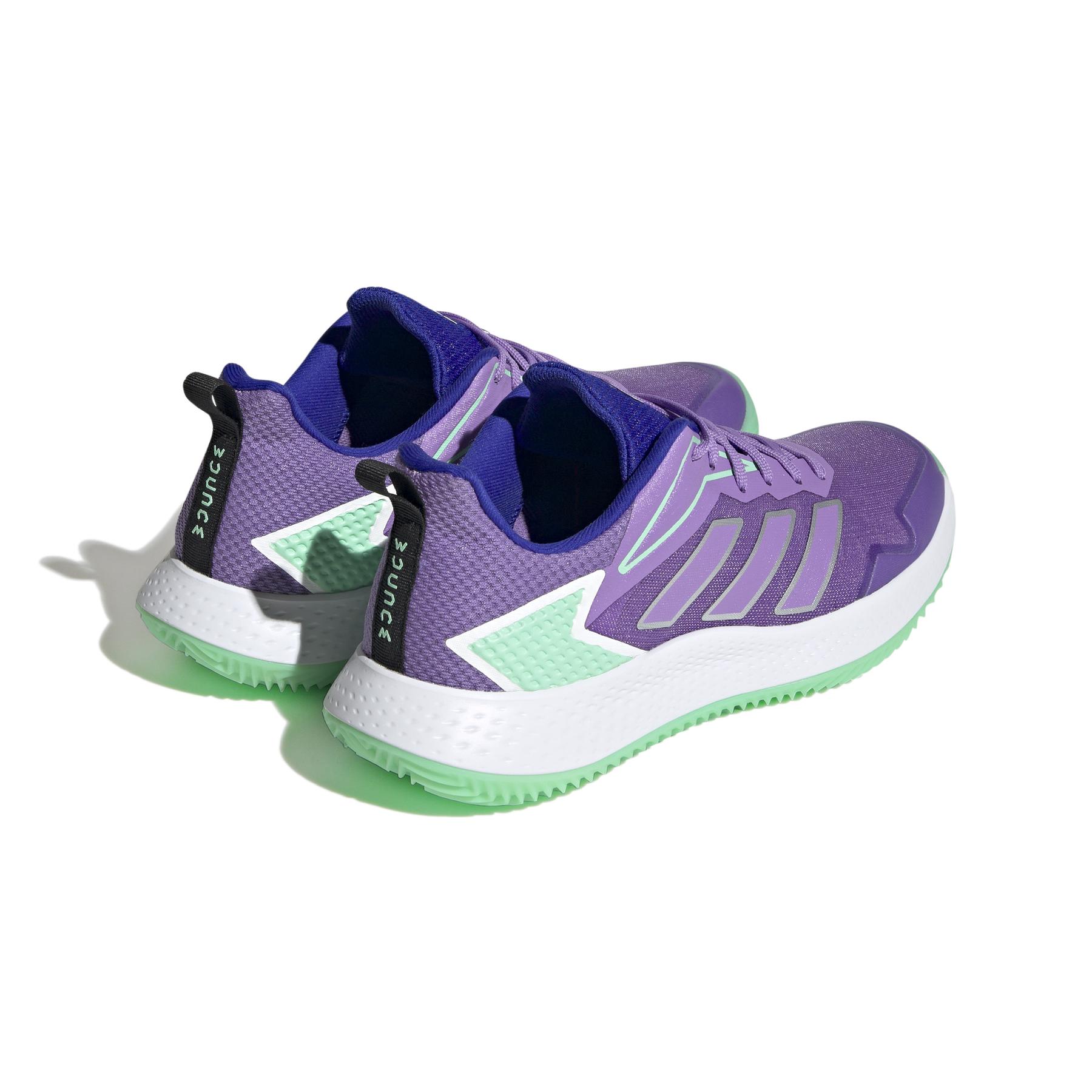 product/a/d/adidas_hq8465_7_footwear_photography_back_lateral_top_view_white.jpg
