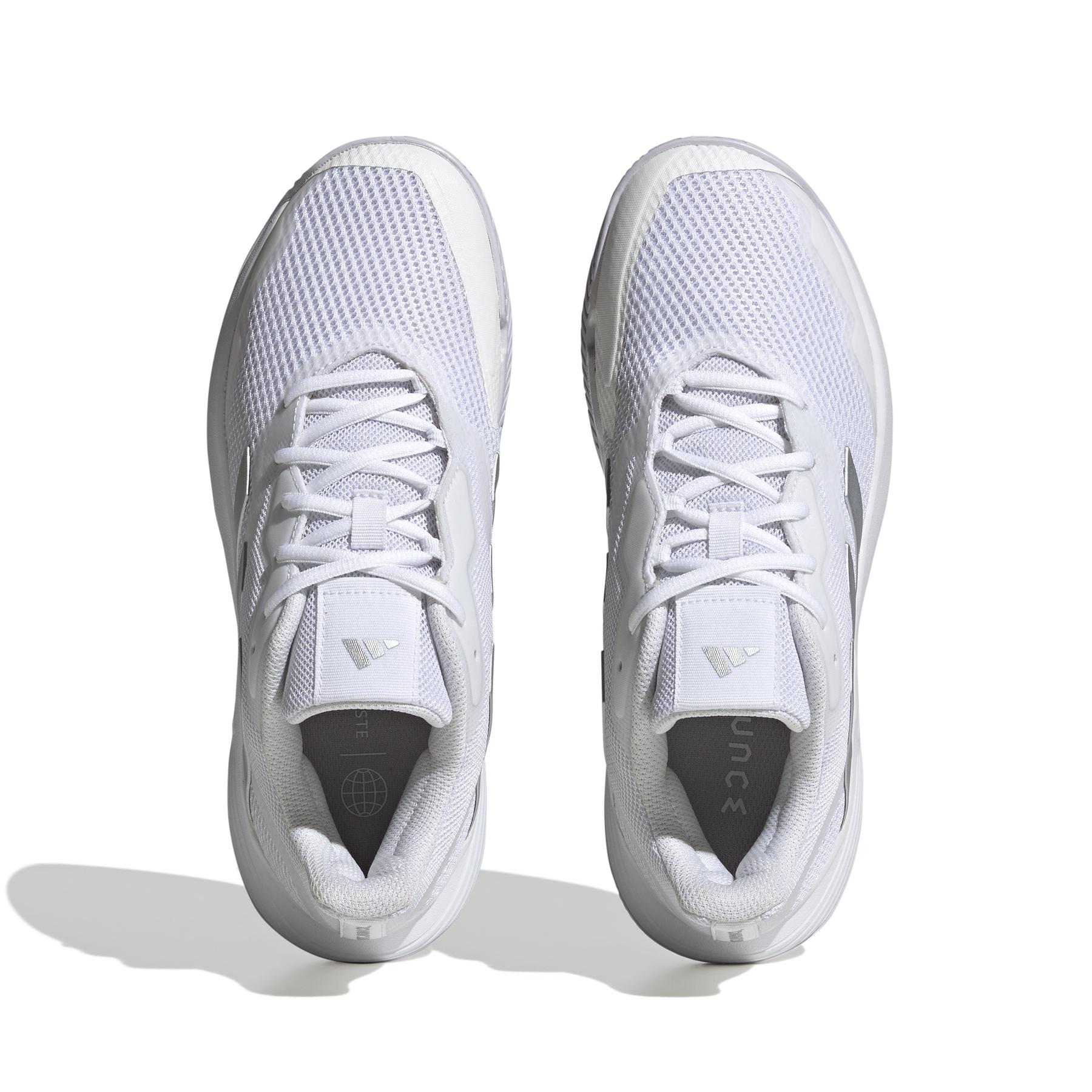 product/a/d/adidas_hq8473_3_footwear_photography_top_portrait_view_white-nw040824x.jpg