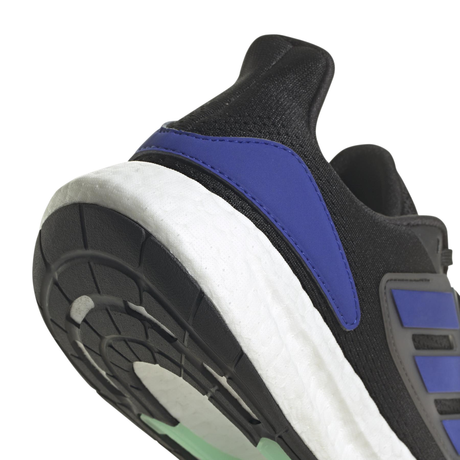 product/a/d/adidas_hq8584_9_footwear_photography_detail_view_2_white_000.jpg