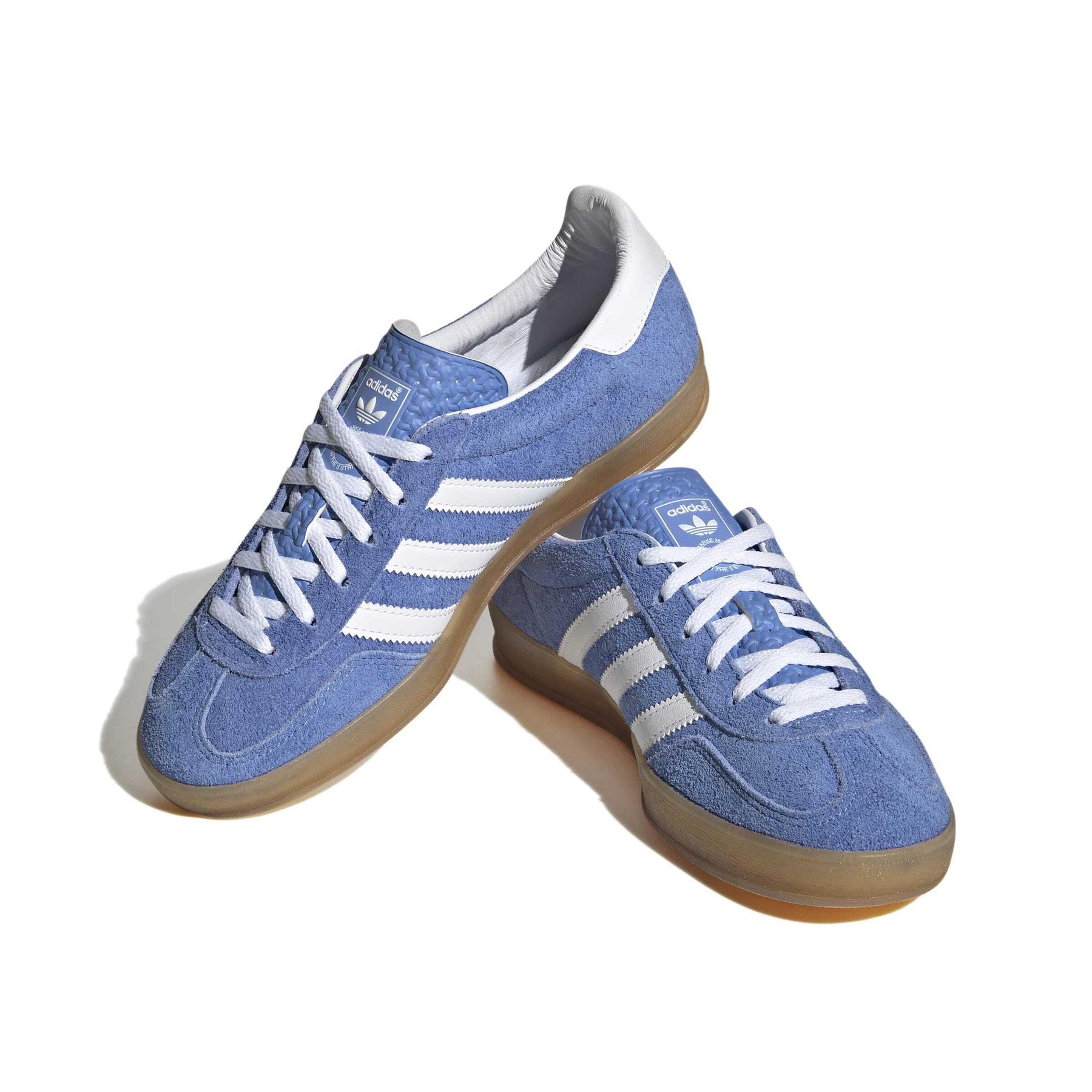 product/a/d/adidas_hq8717_6_footwear_photography_front_lateral_top_view_white.jpg