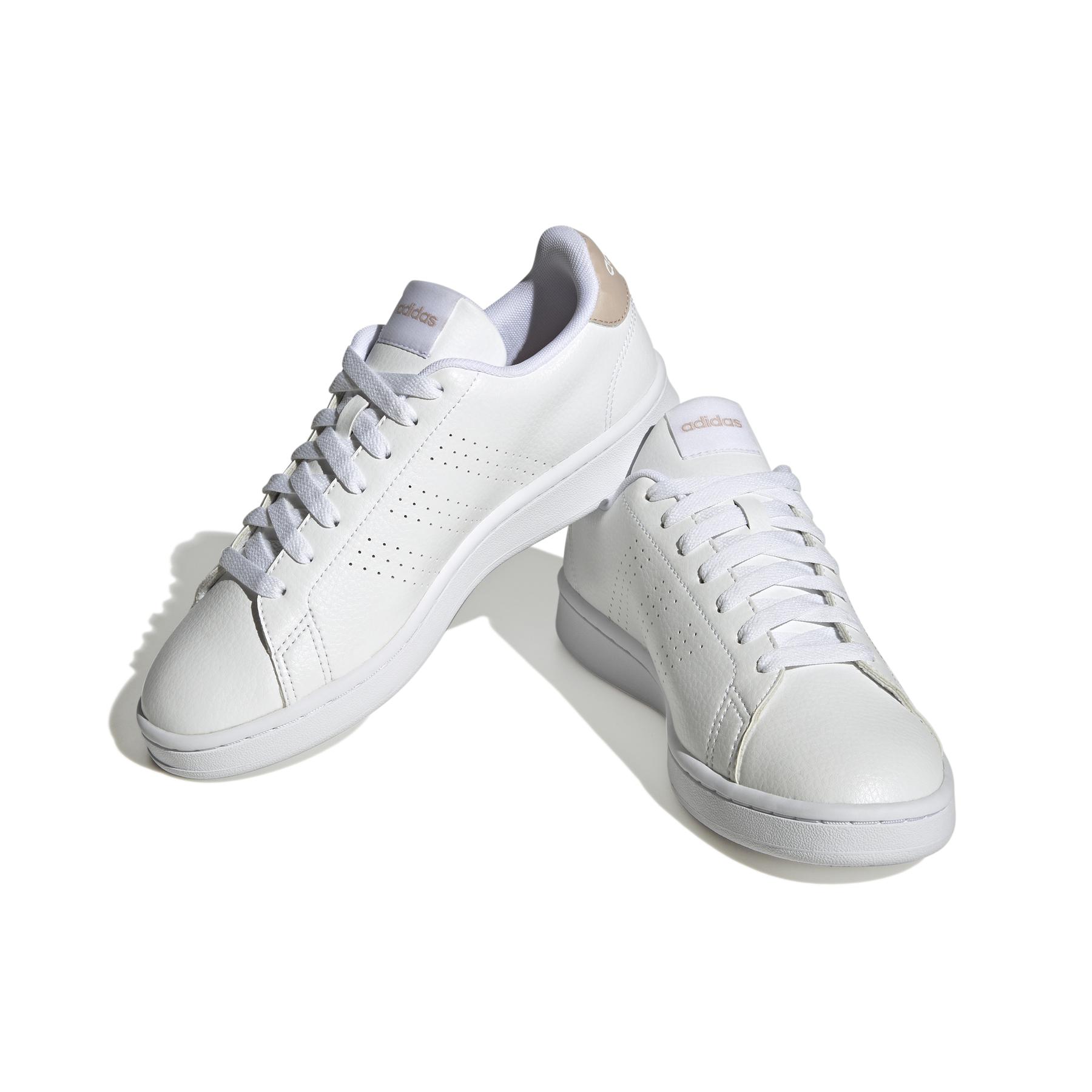 product/a/d/adidas_hr0319_6_footwear_photography_front_lateral_top_view_white_000.jpg
