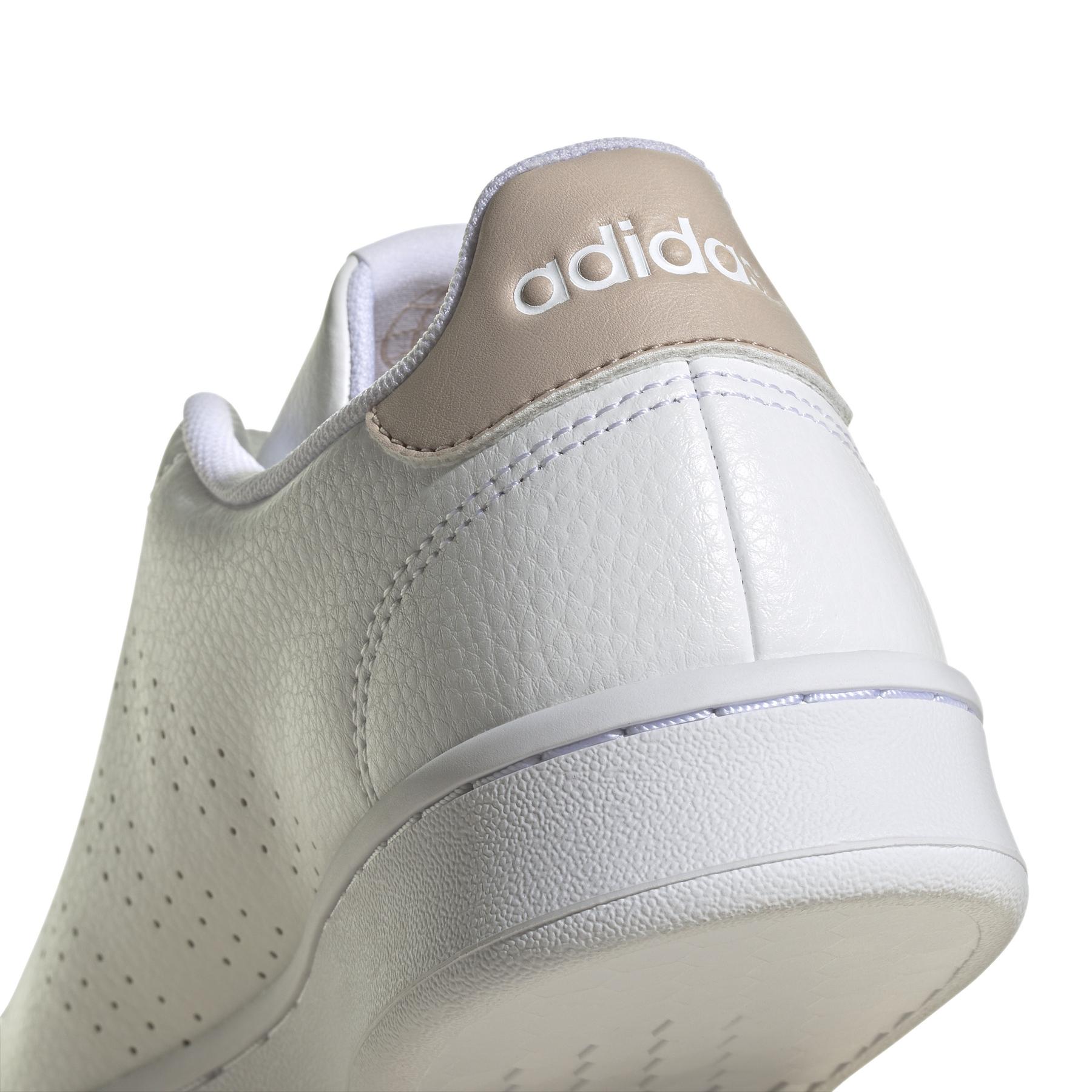 product/a/d/adidas_hr0319_9_footwear_photography_detail_view_2_white_000.jpg