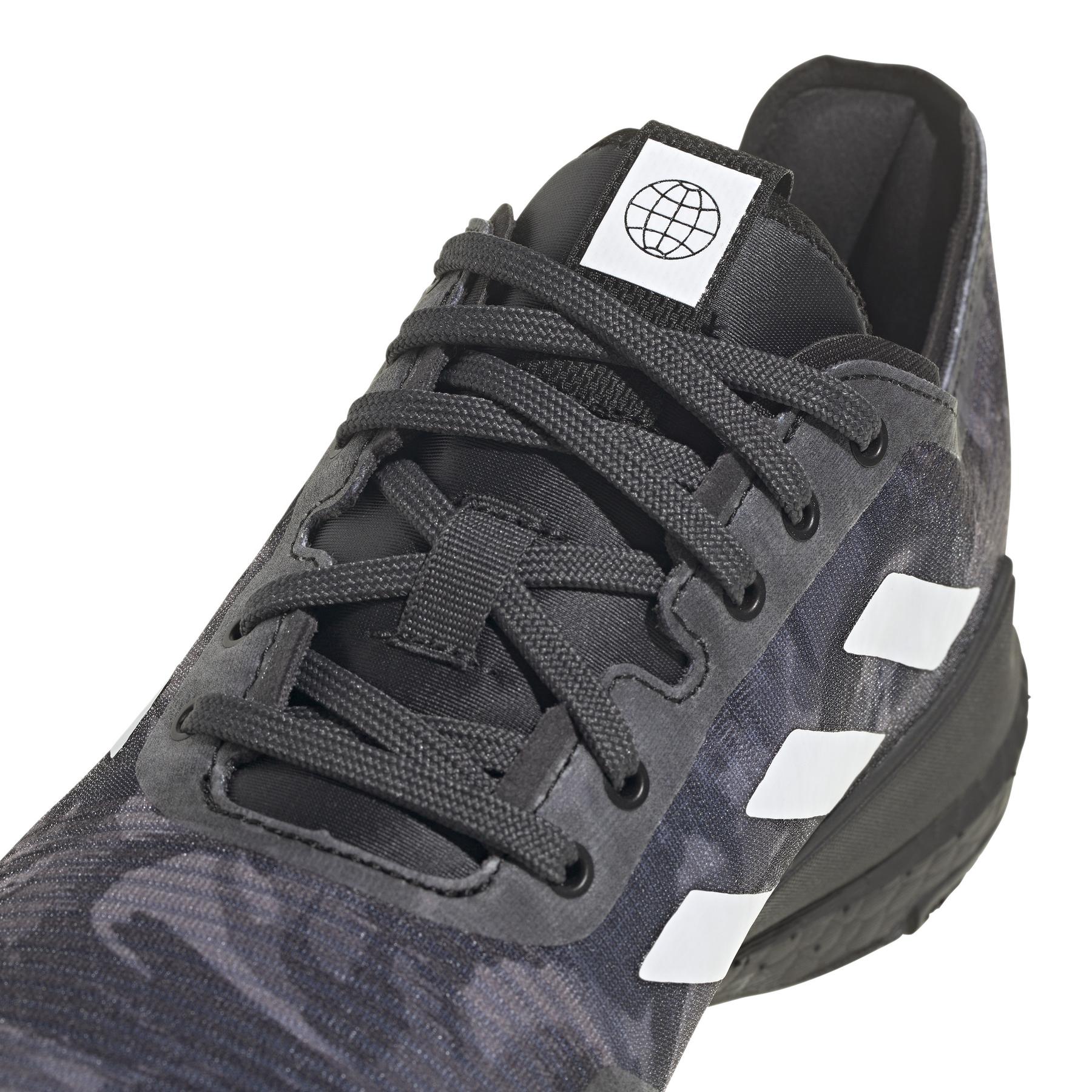 a/d/adidas_hr0634_9_footwear_photography_detail_view_2_white.jpg