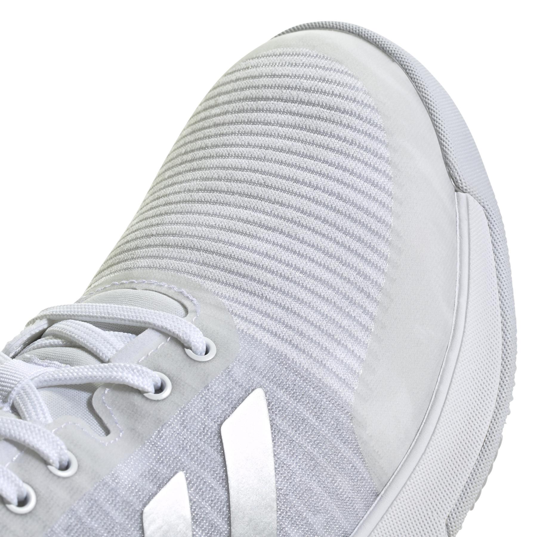 a/d/adidas_hr0635_8_footwear_photography_detail_view_1_white.jpg