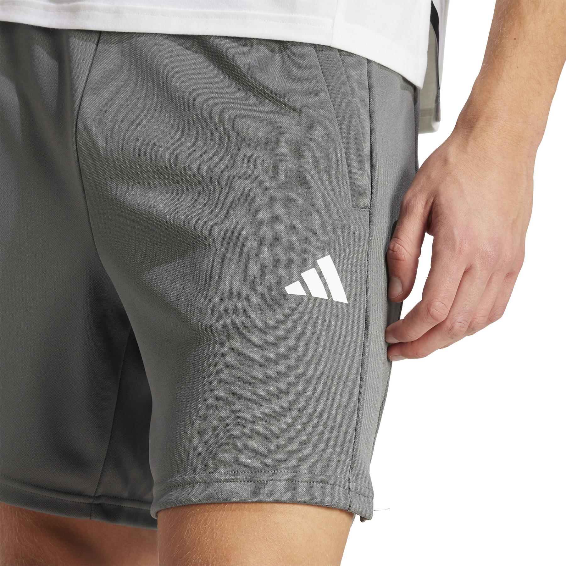 a/d/adidas_ia3902_6_apparel_on_model_detail_view_1_white.jpg