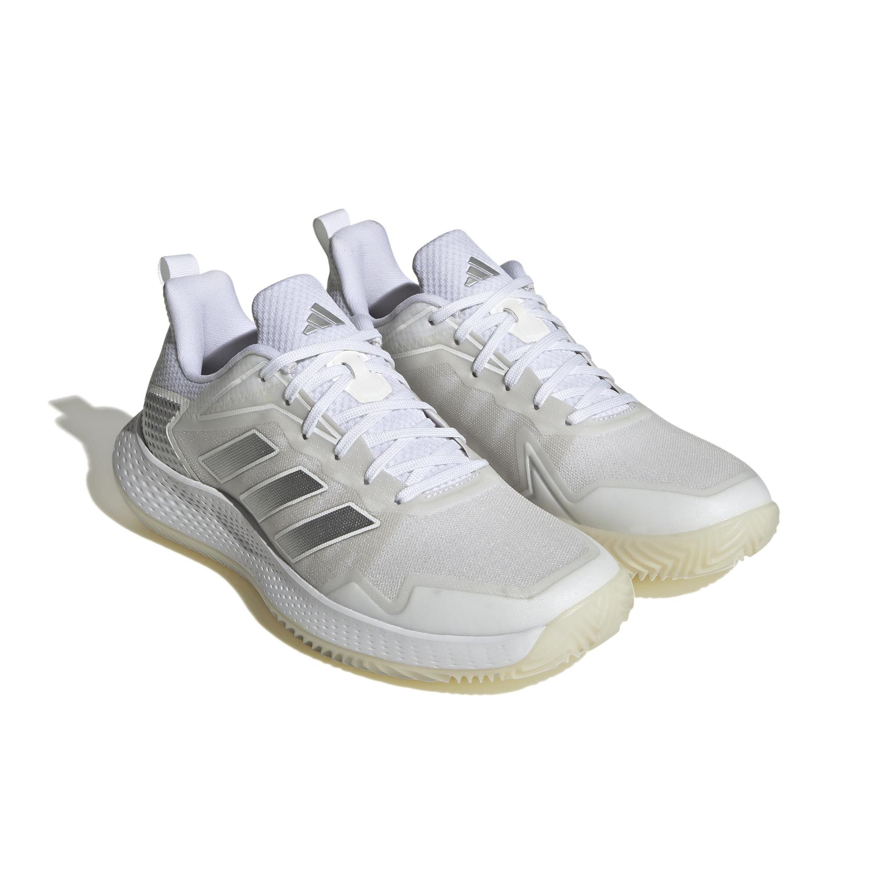 product/a/d/adidas_id1513_6_footwear_photography_front_lateral_top_view_white-nw040824x.jpg